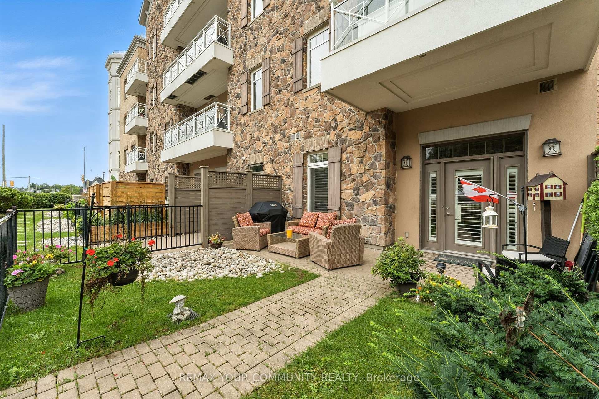 80 Burns Boulevard Unit 101 photo 13