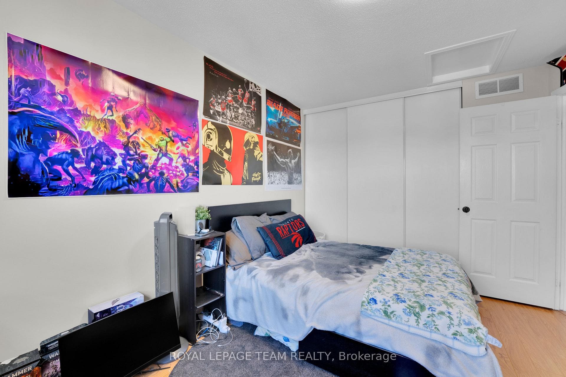 211 Westvalley Private photo 24