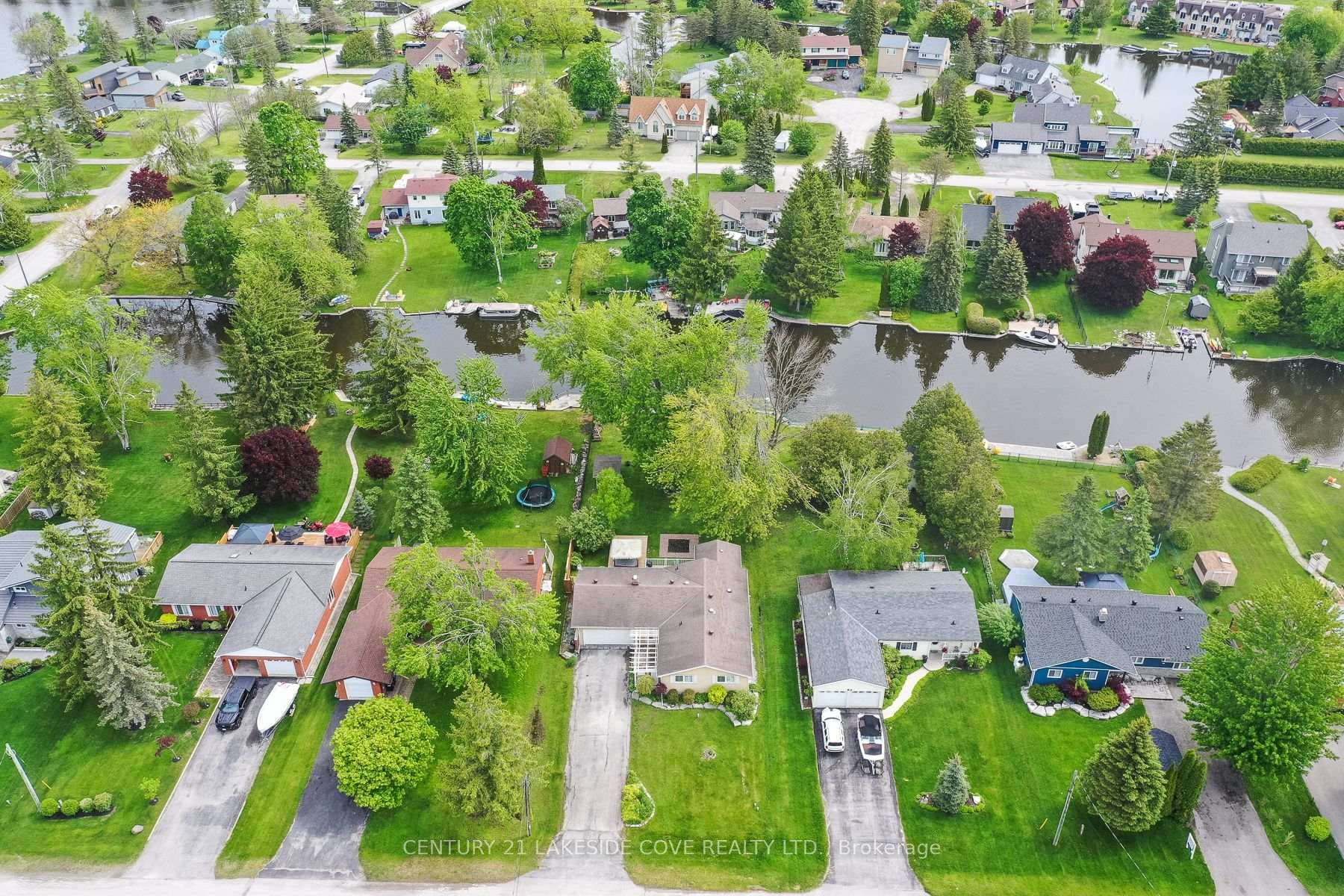 9 Pinetree Court photo 30