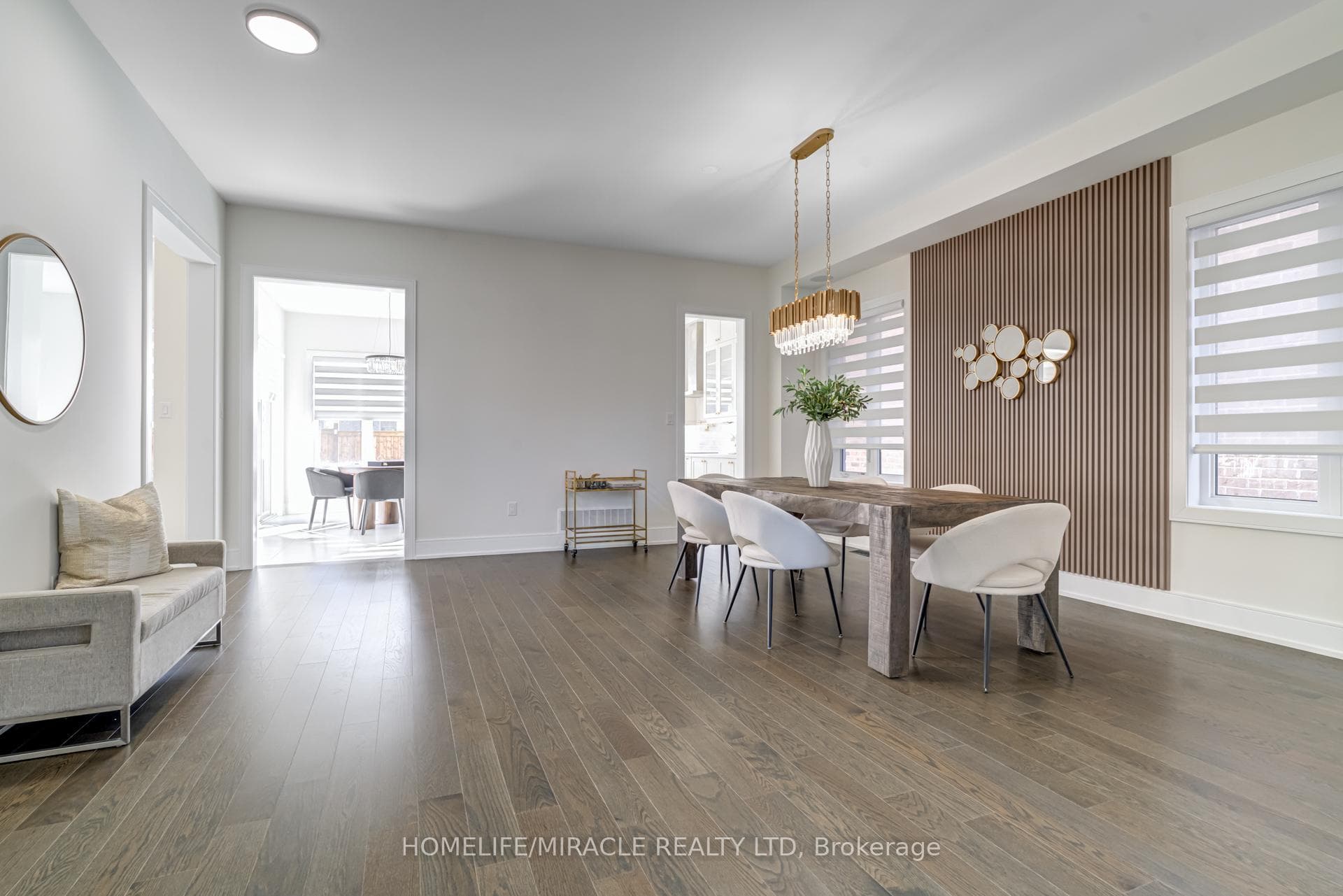 1177 Wickham Road photo 5