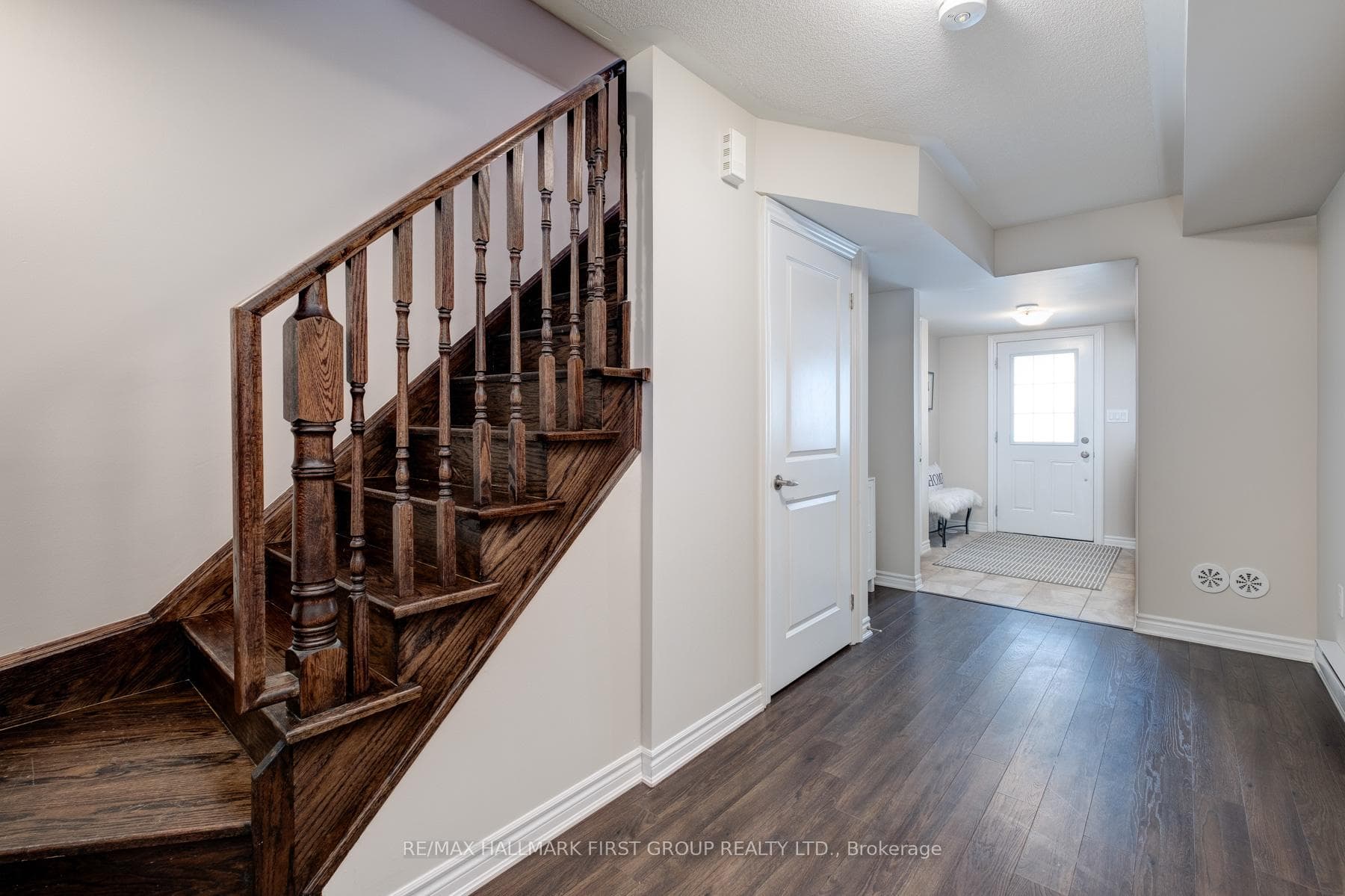 1065 Clipper Lane photo 8
