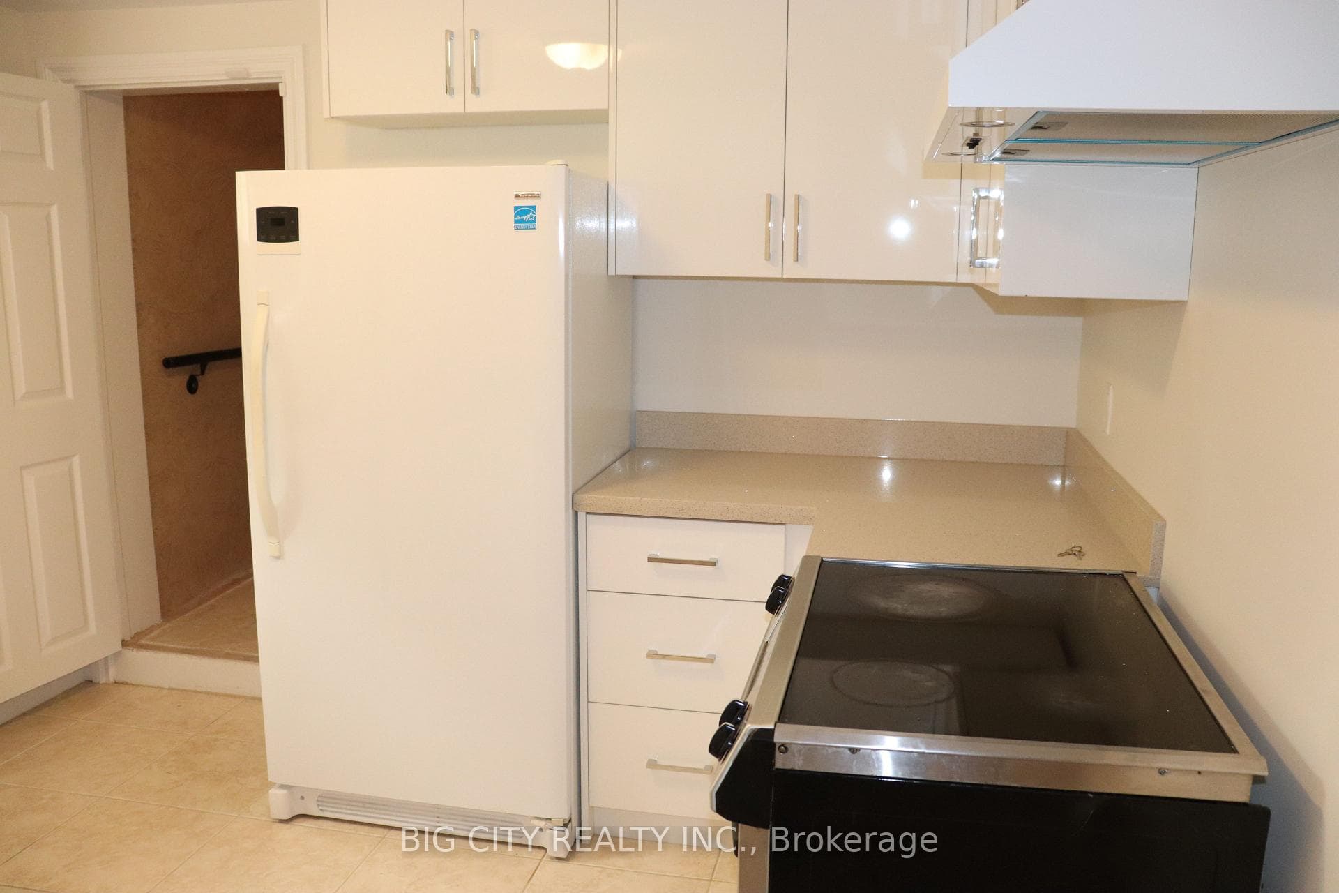 30 Lozoway Drive Unit Lower photo 16