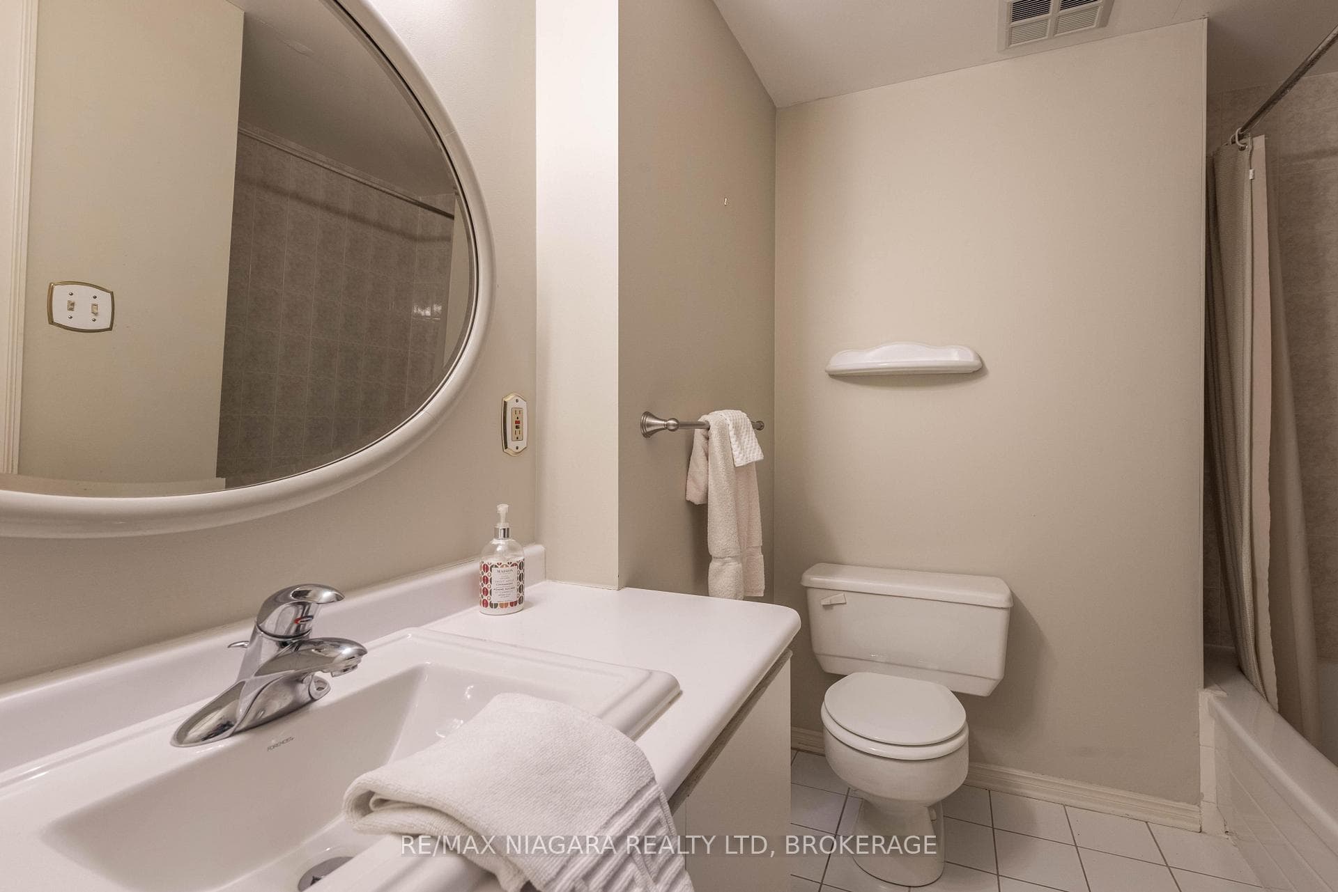 6704 Thorold Stone Road Unit 102 photo 15