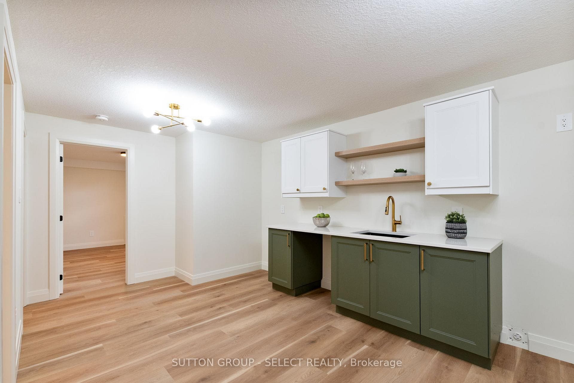 16 KELLY Drive photo 15
