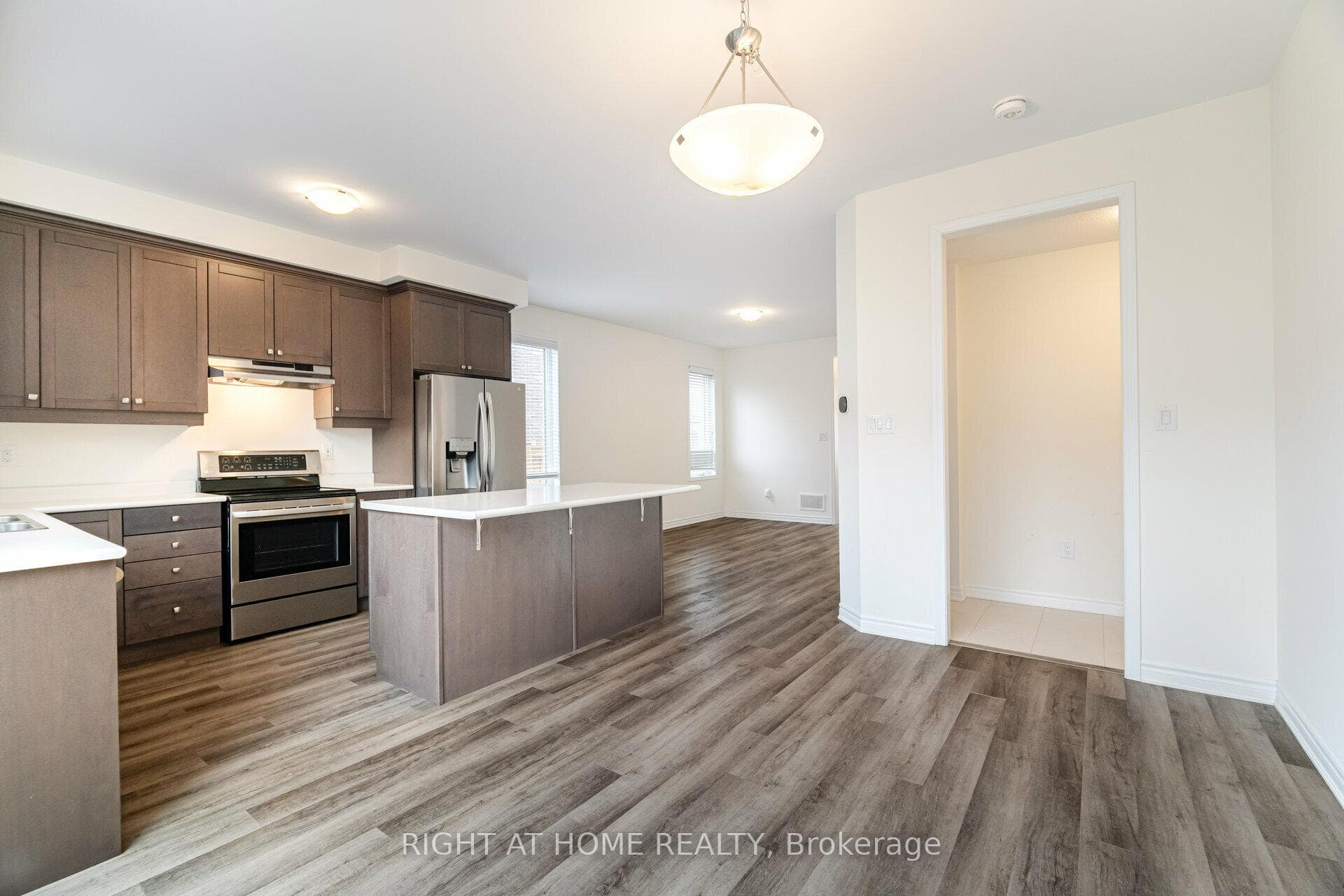 908 Sumac Gardens photo 16