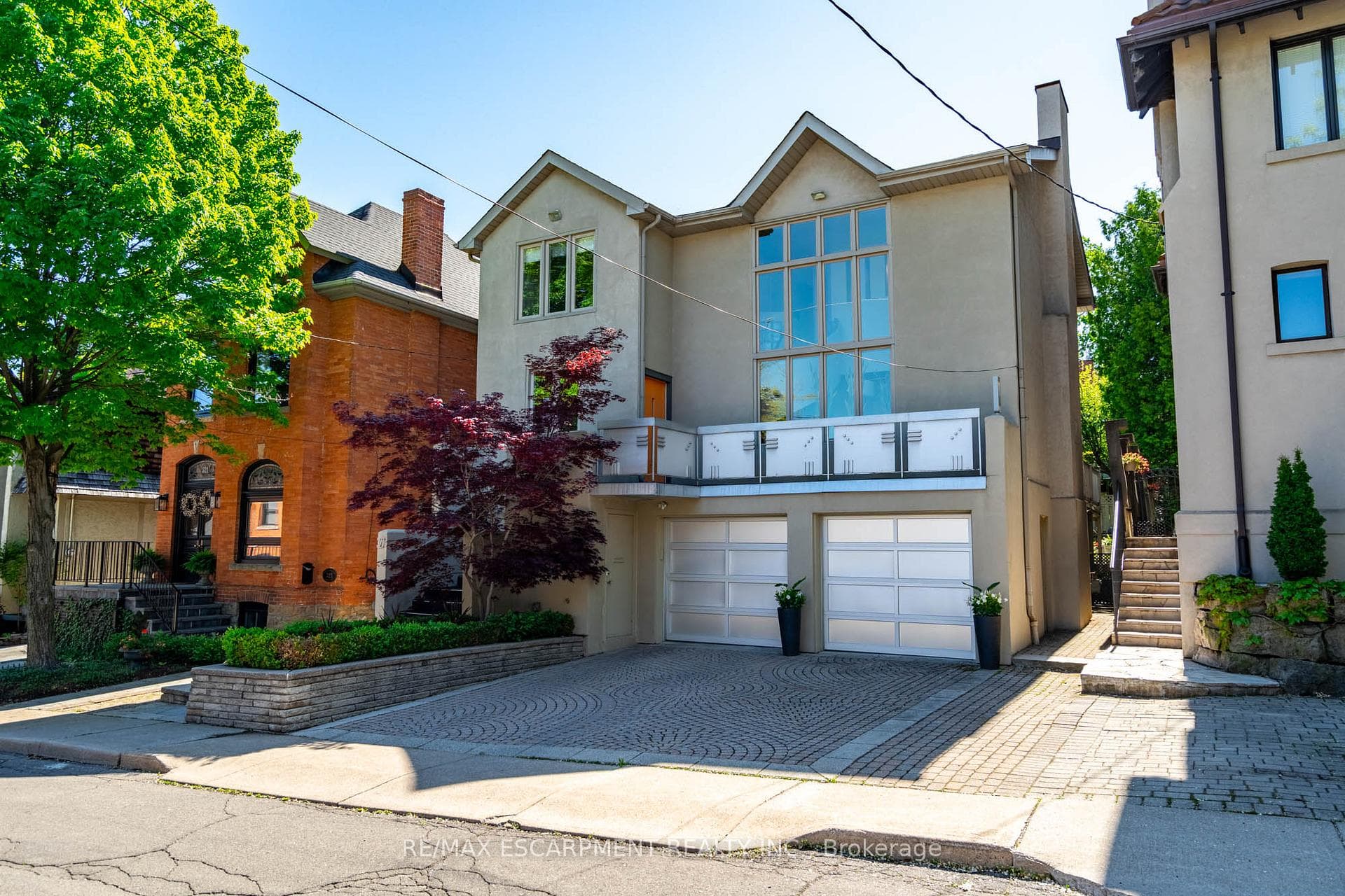 327 Caroline Street photo 1