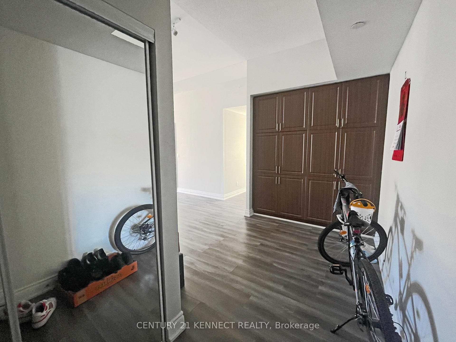 89 South Town Centre Boulevard Unit 902 photo 10