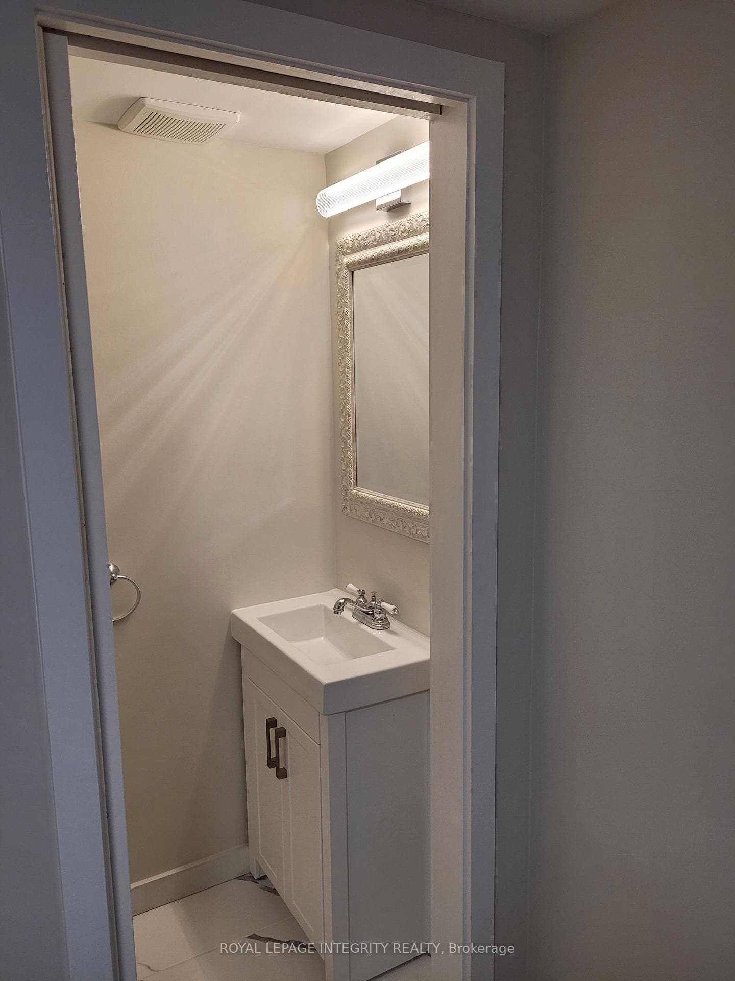 powder room ensuite