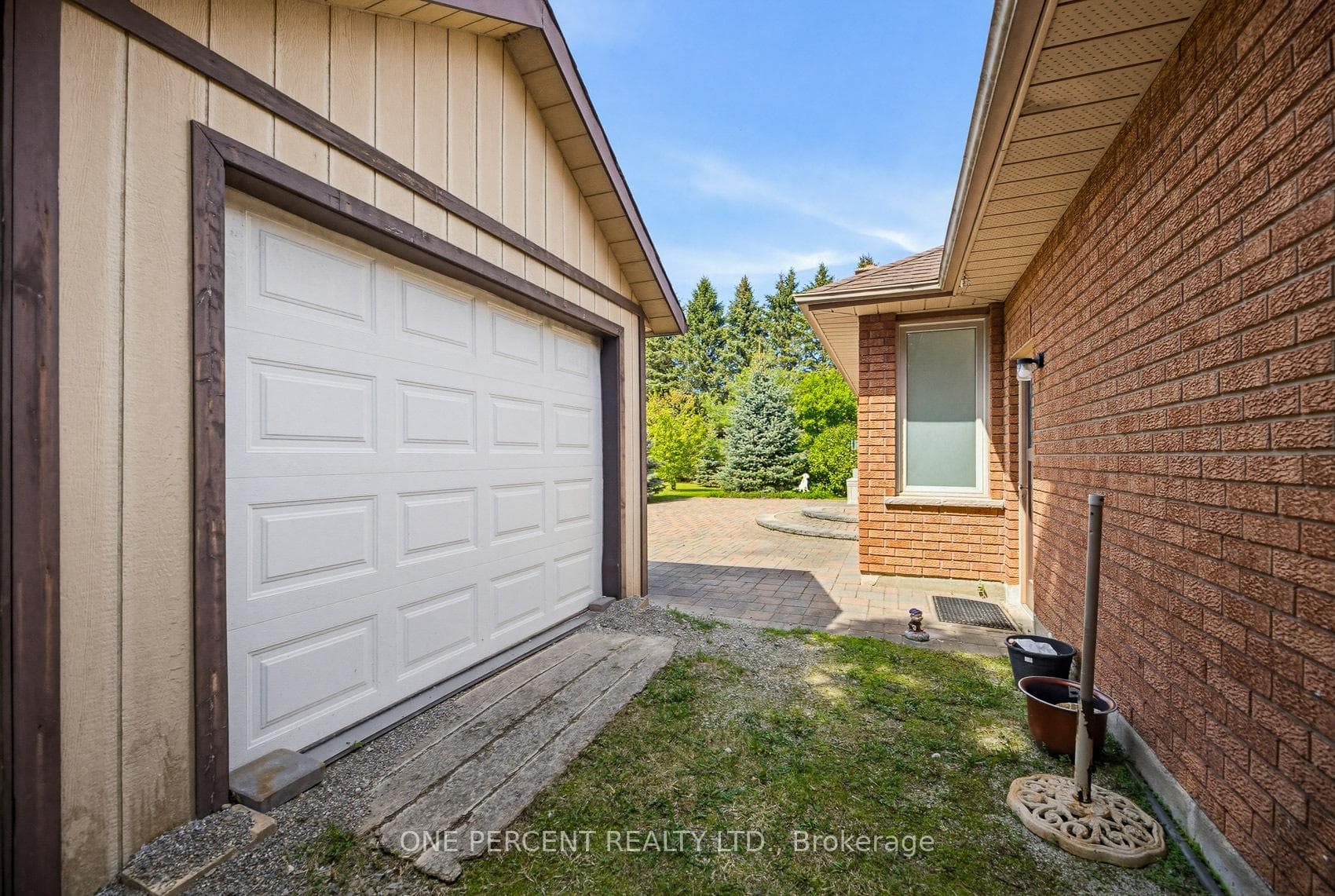 10 Cranston Drive photo 37