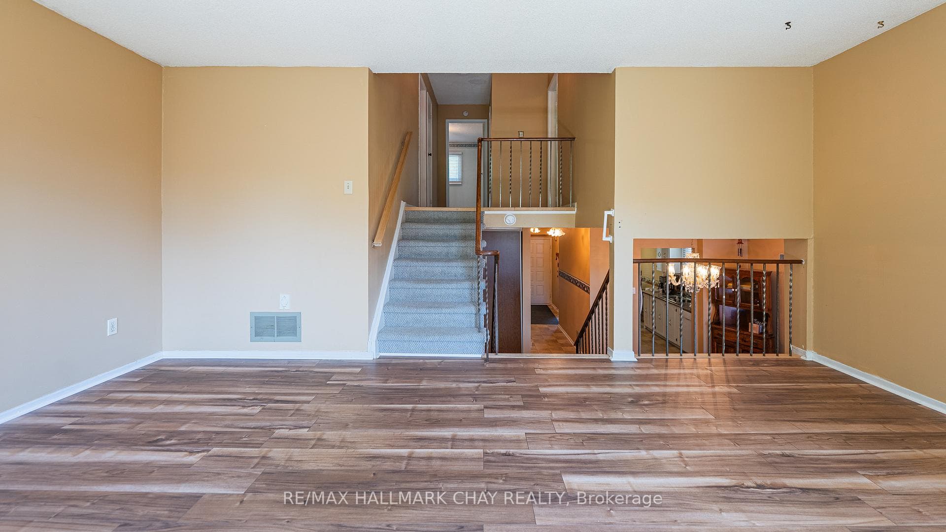 22 Rowe Court photo 18