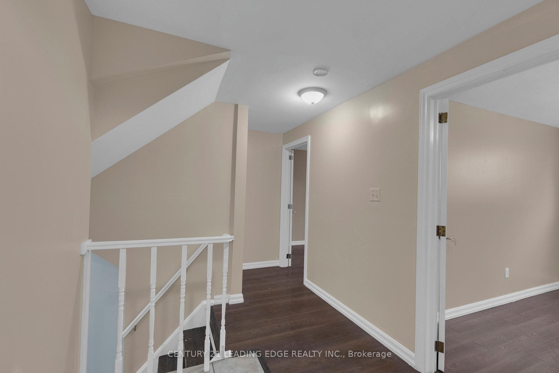 35 Benton Street photo 3