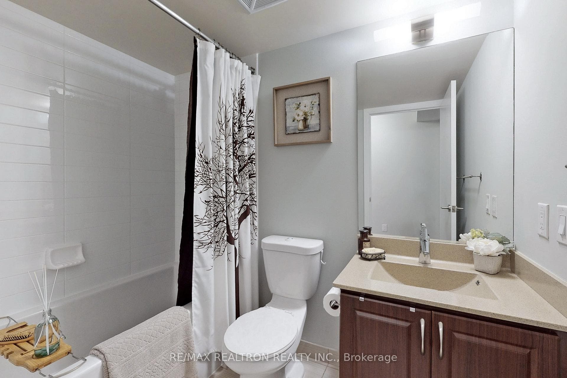125 Village Green Square Unit 2904 photo 21