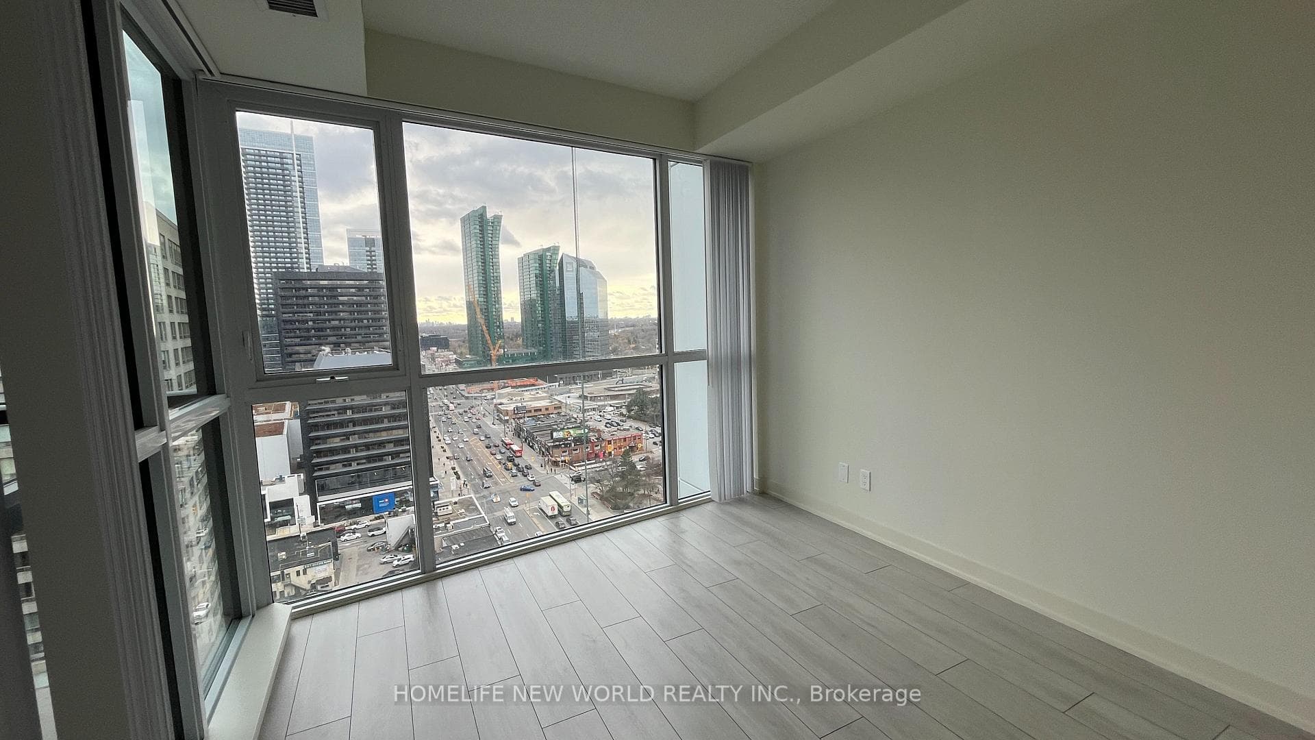 4955 Yonge Street Unit 1807 photo 11