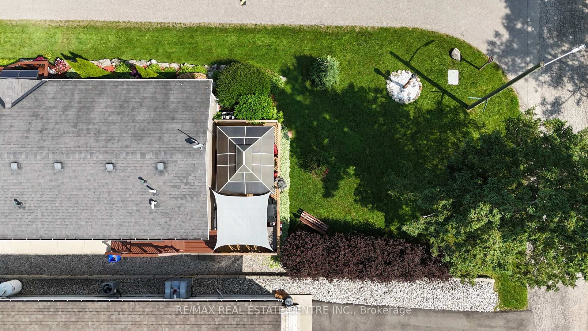 1429 SHEFFIELD Road photo 4
