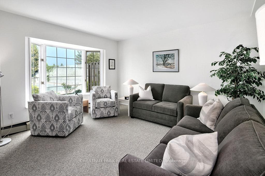 139 Lakeshore Road Unit 13 photo 17