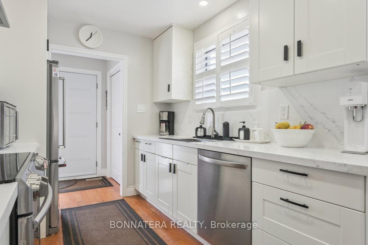 2412 Barcella Crescent photo 8