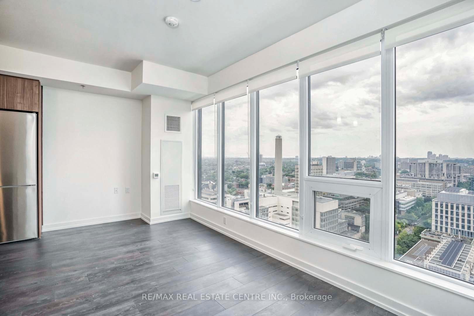 203 College Street Unit 2406 photo 14