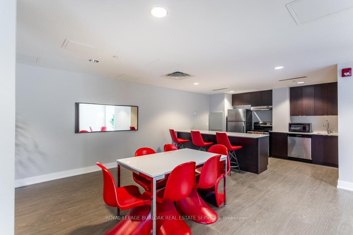 1284 Guelph Line Unit 113 photo 31