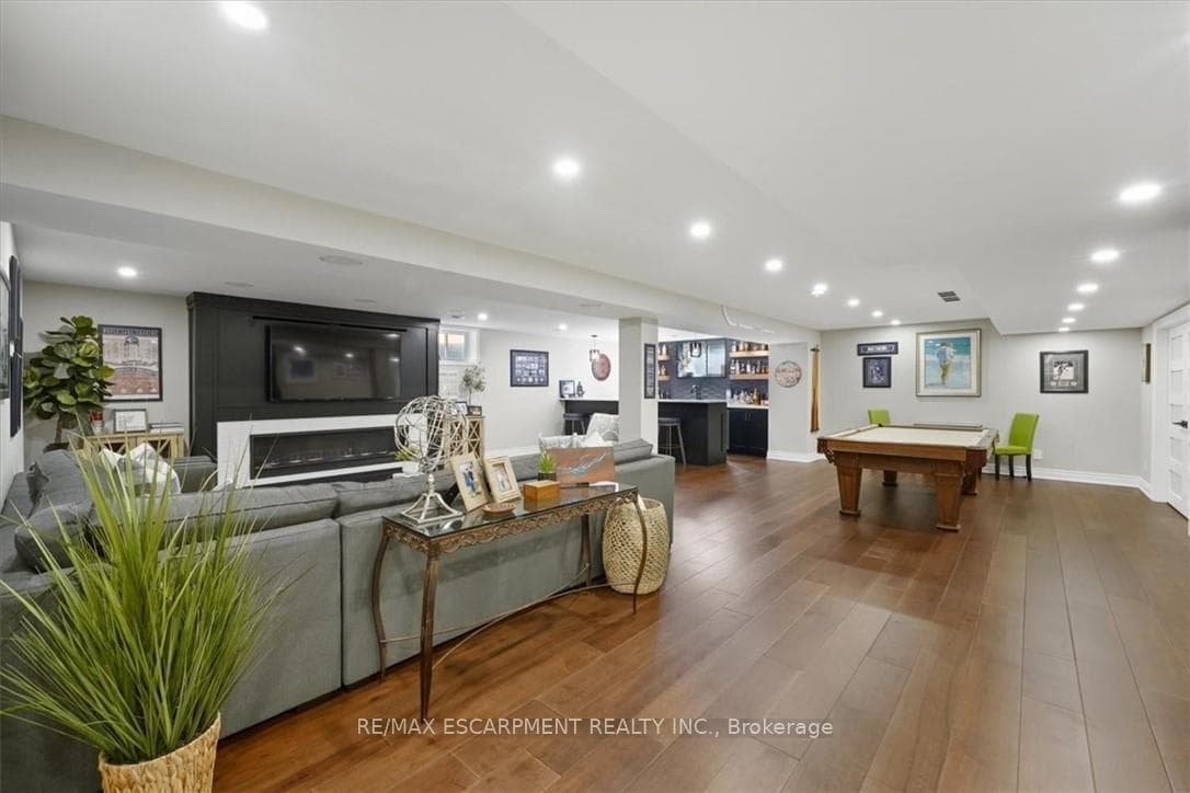 242 JULIA Drive photo 30
