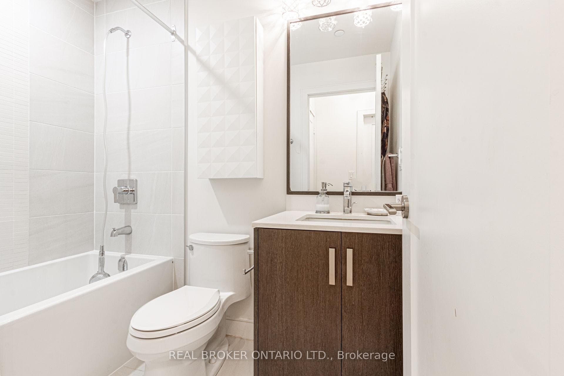 1575 Lakeshore Road Unit 161 photo 16