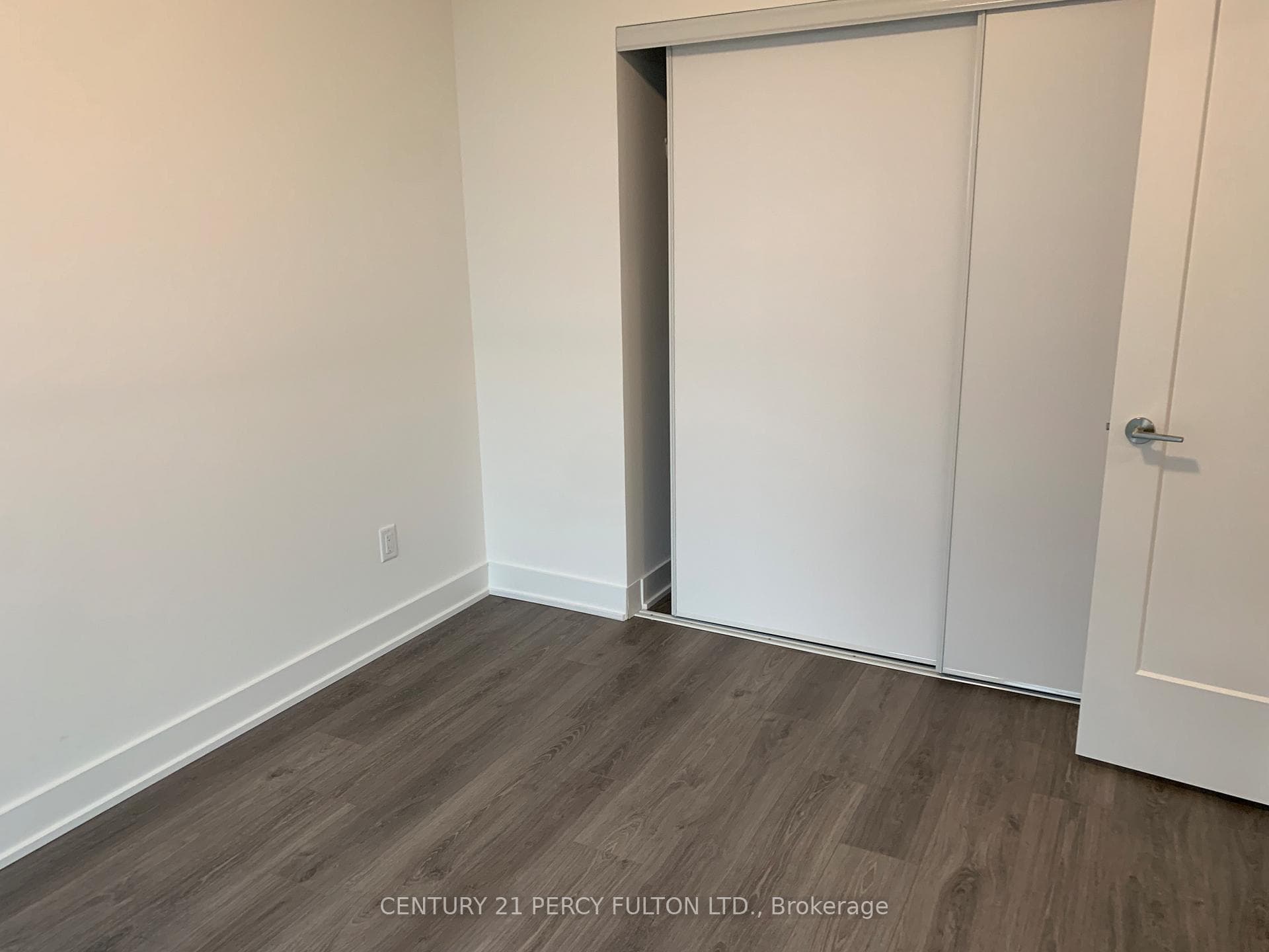 2545 Simcoe Street Unit 1713 photo 12