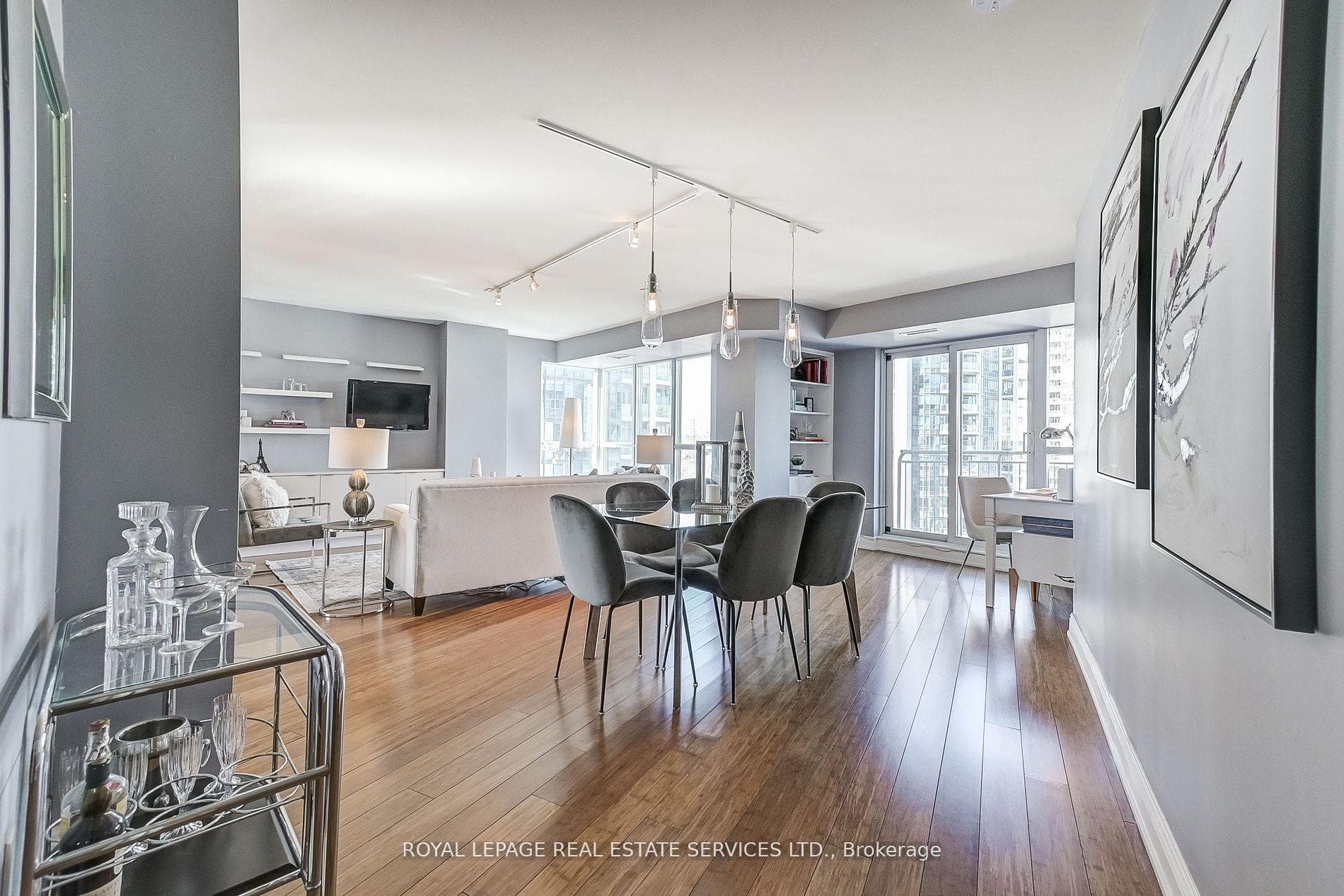 2111 Lake Shore Boulevard Unit 1018 photo 4