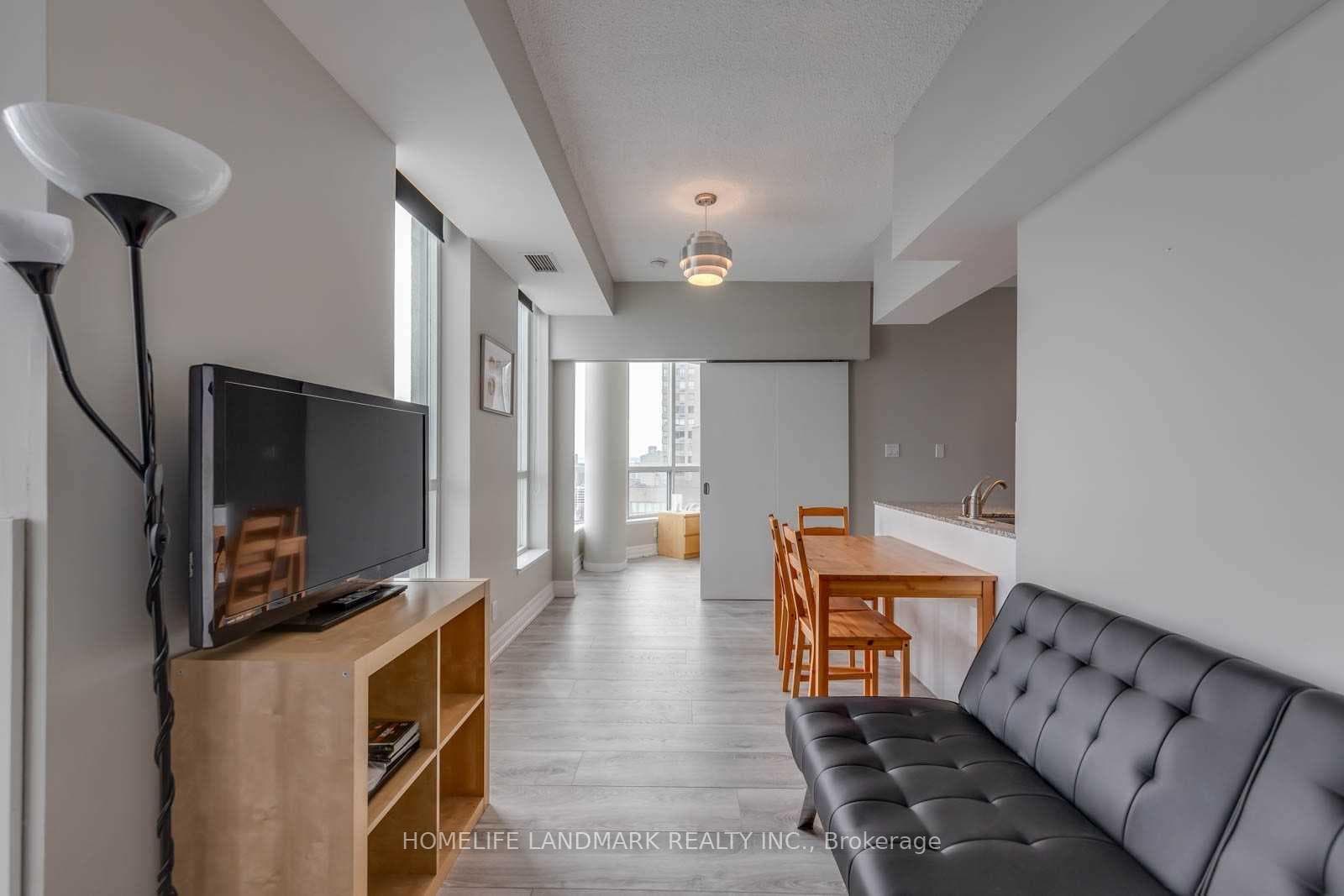 230 Queens Quay Unit 2320 photo 3