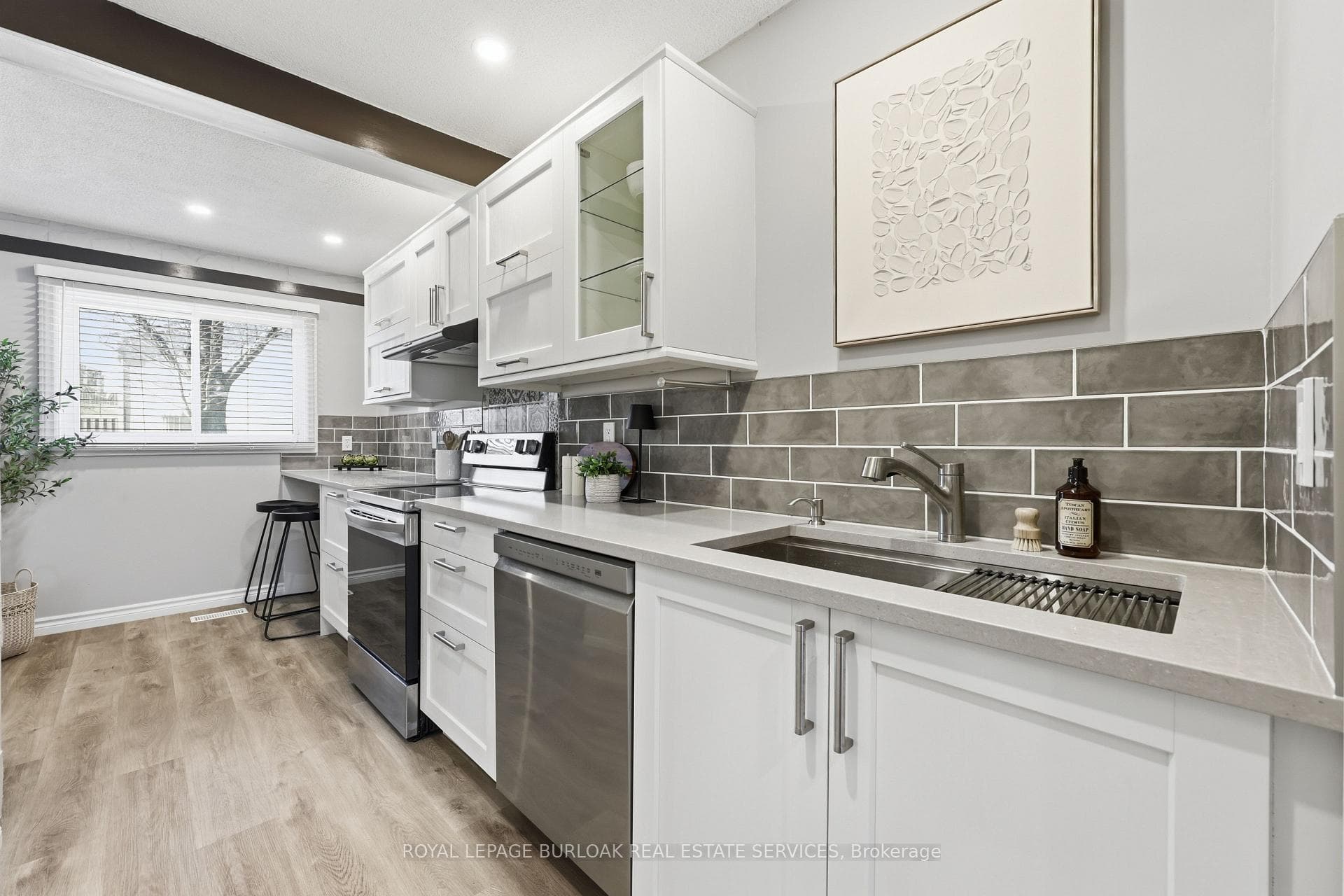 11 Queenslea Drive Unit 154 photo 9