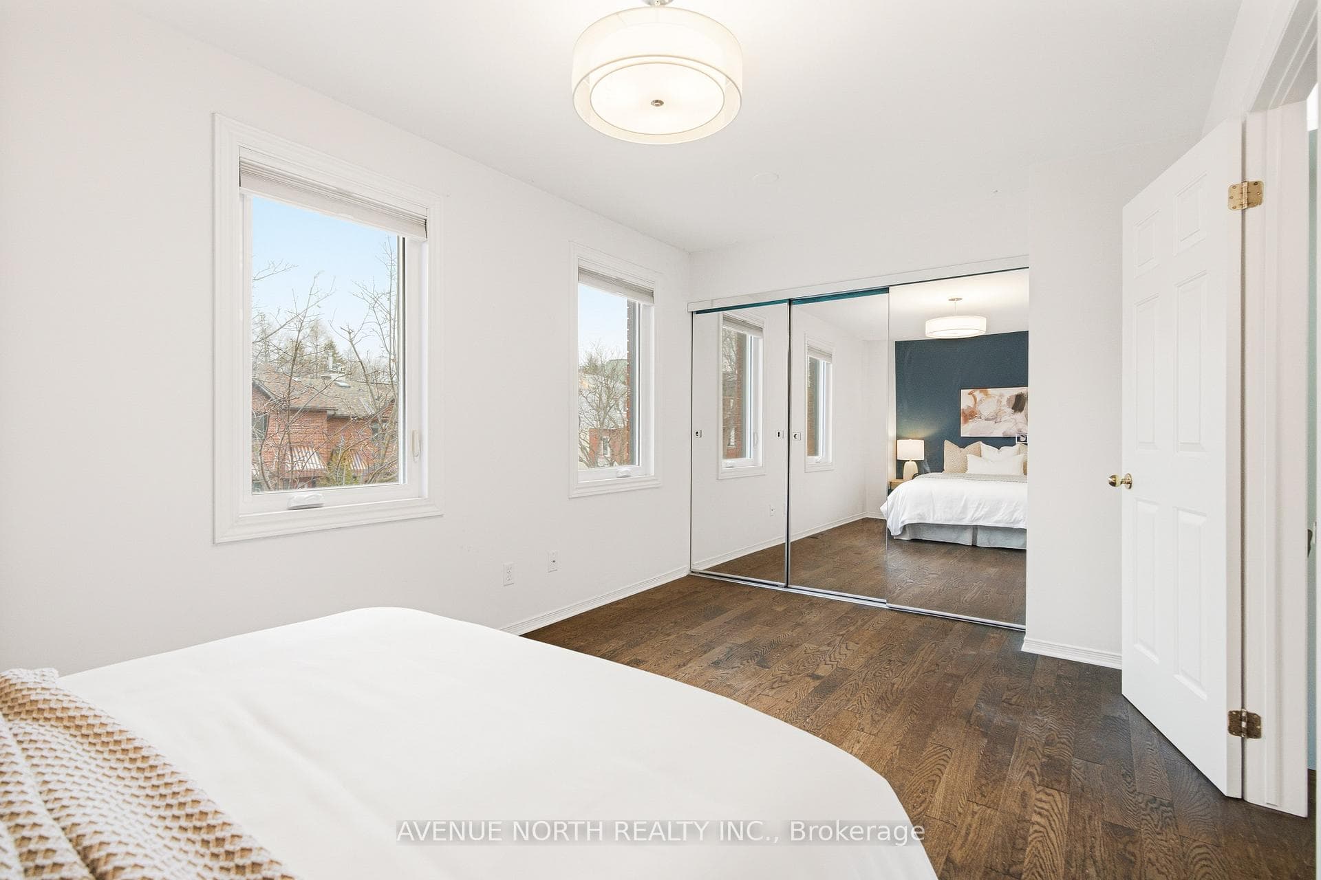 101 Templeton Street photo 34