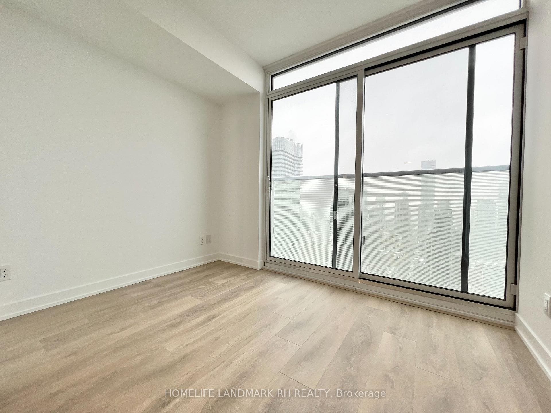 501 Yonge Street Unit 4903 photo 2