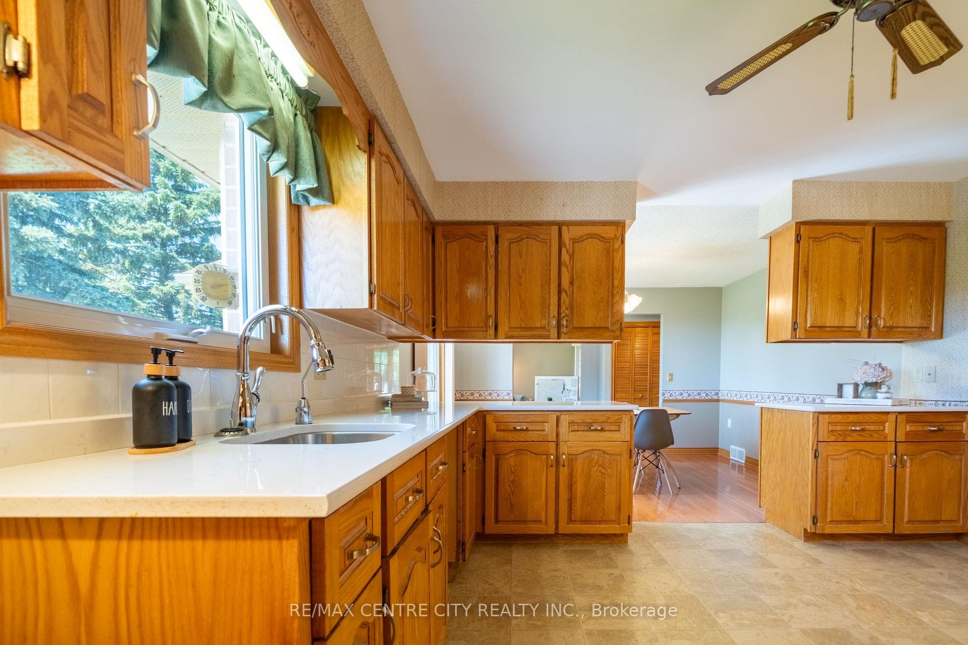2200 Katesville Drive photo 18