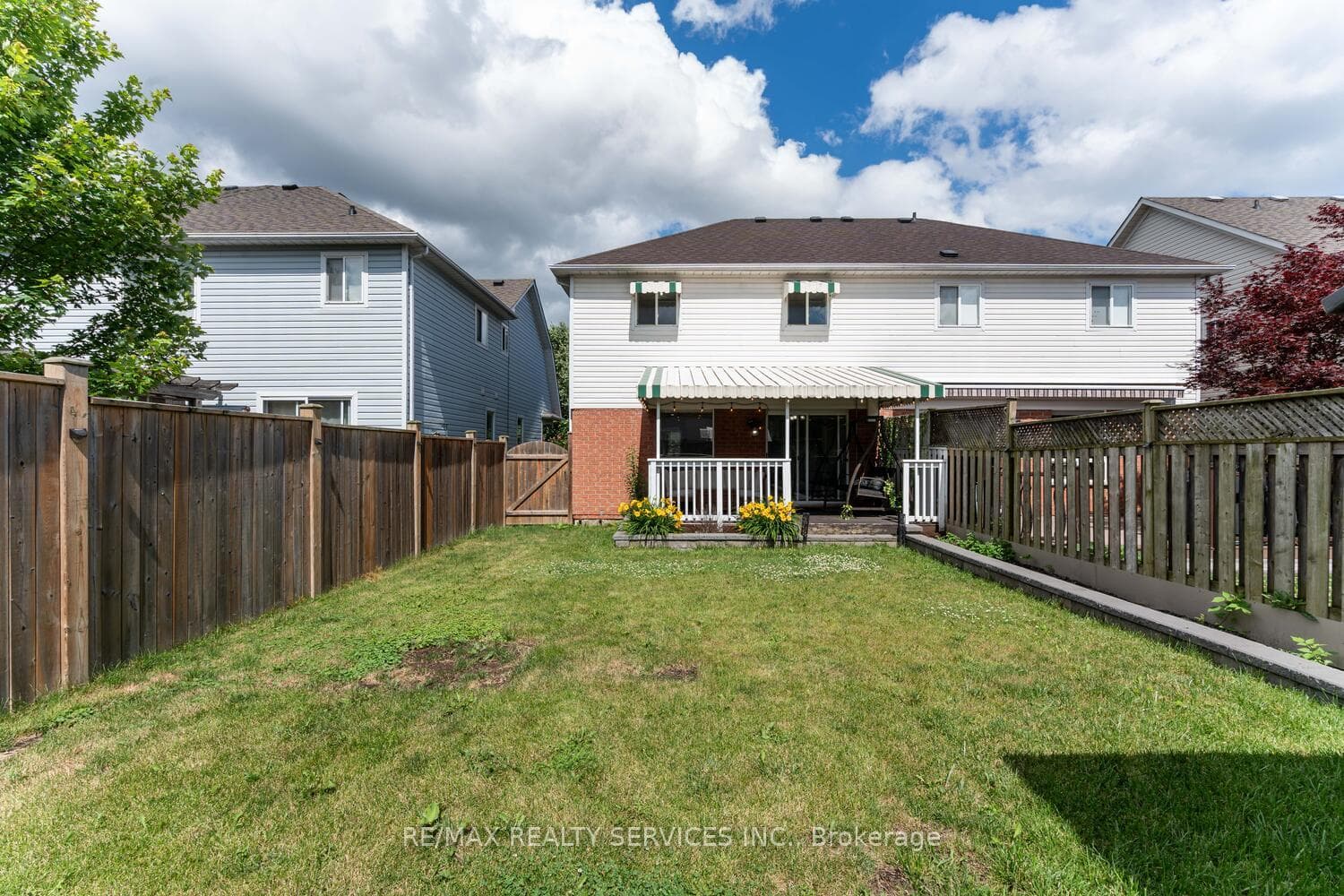 16 Regatta Crescent photo 36