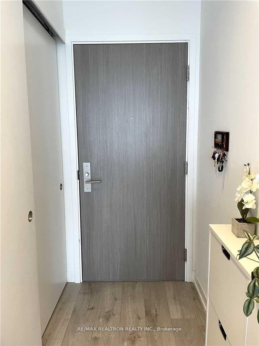 161 Roehampton Avenue Unit 4308 photo 2
