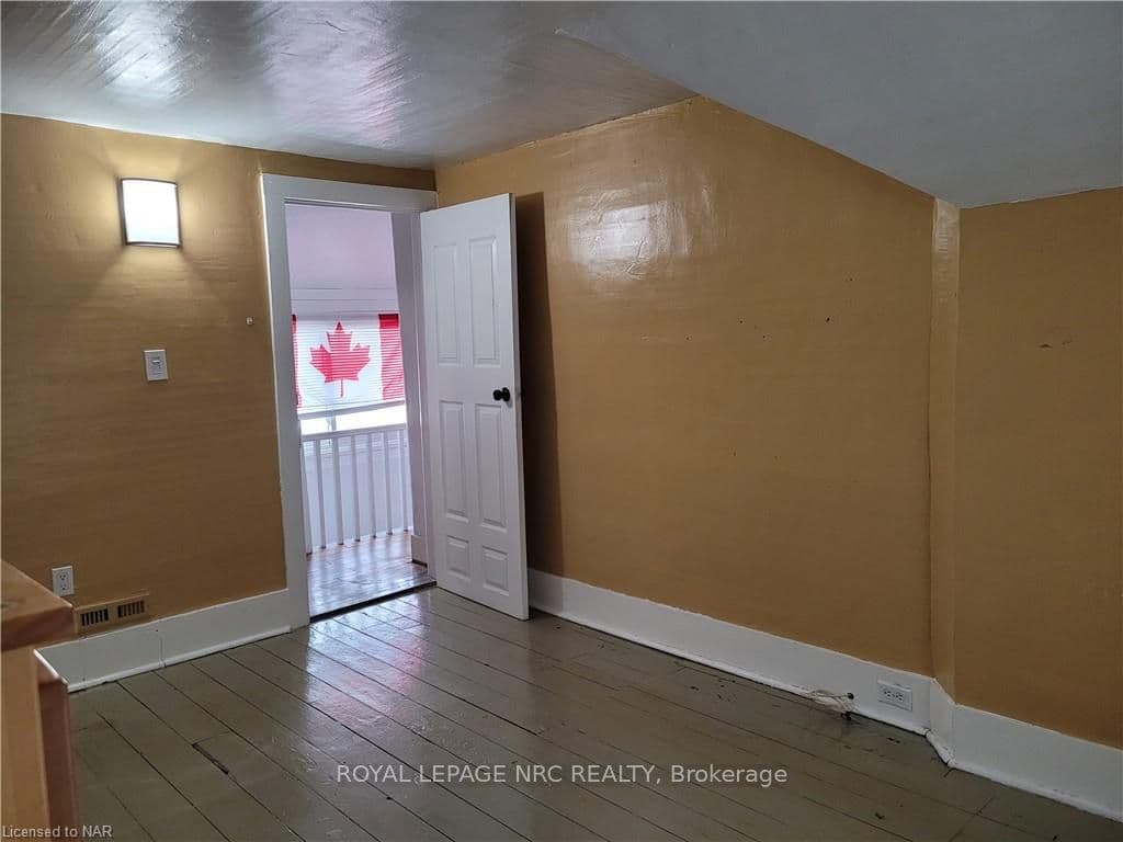 11 ALBINA Street photo 19