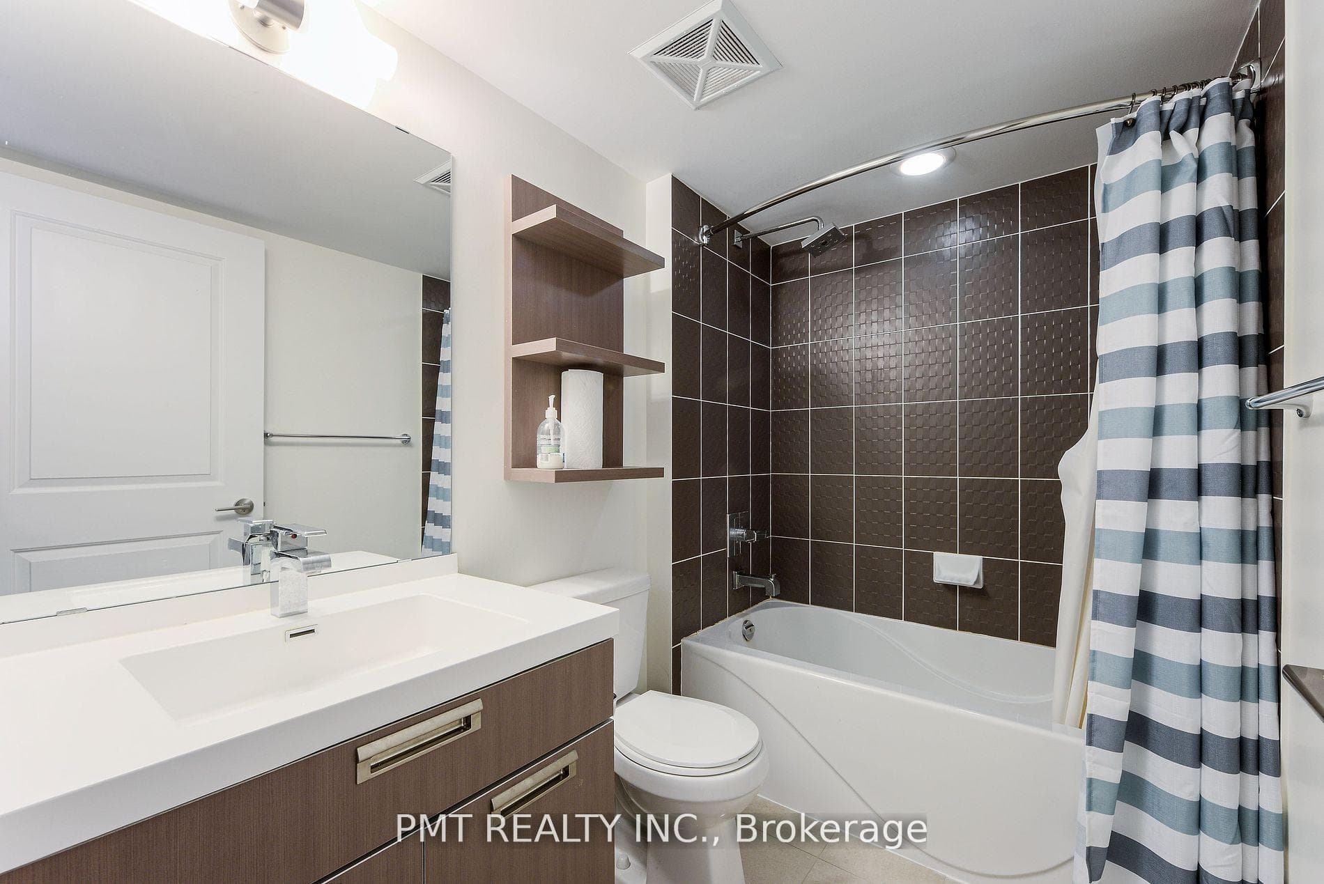 28 Ted Rogers Way Unit 1508 photo 9