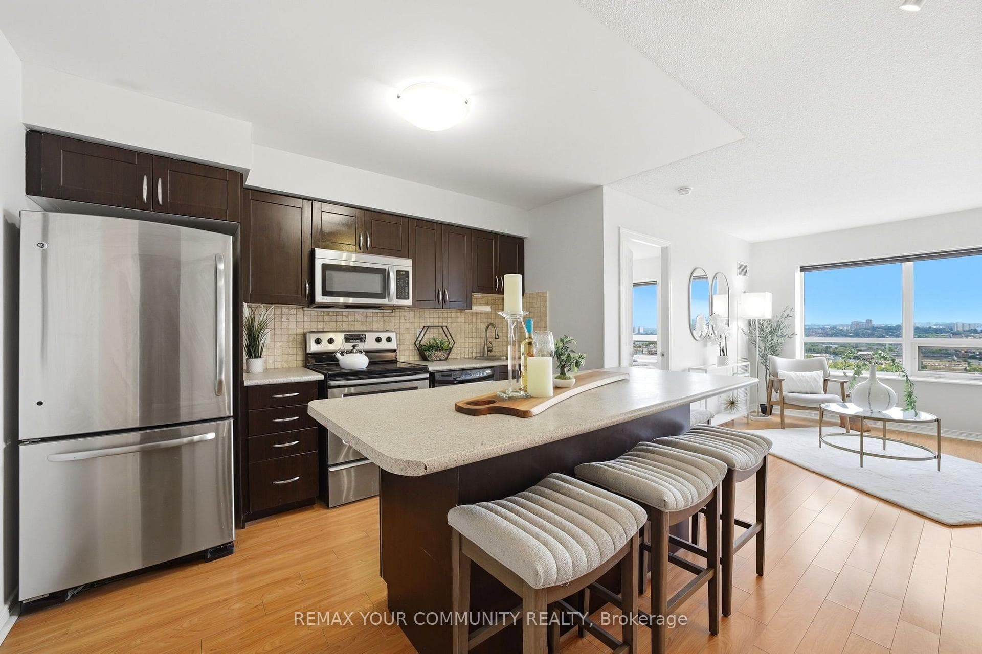 60 Heintzman Street Unit 2102 photo 10