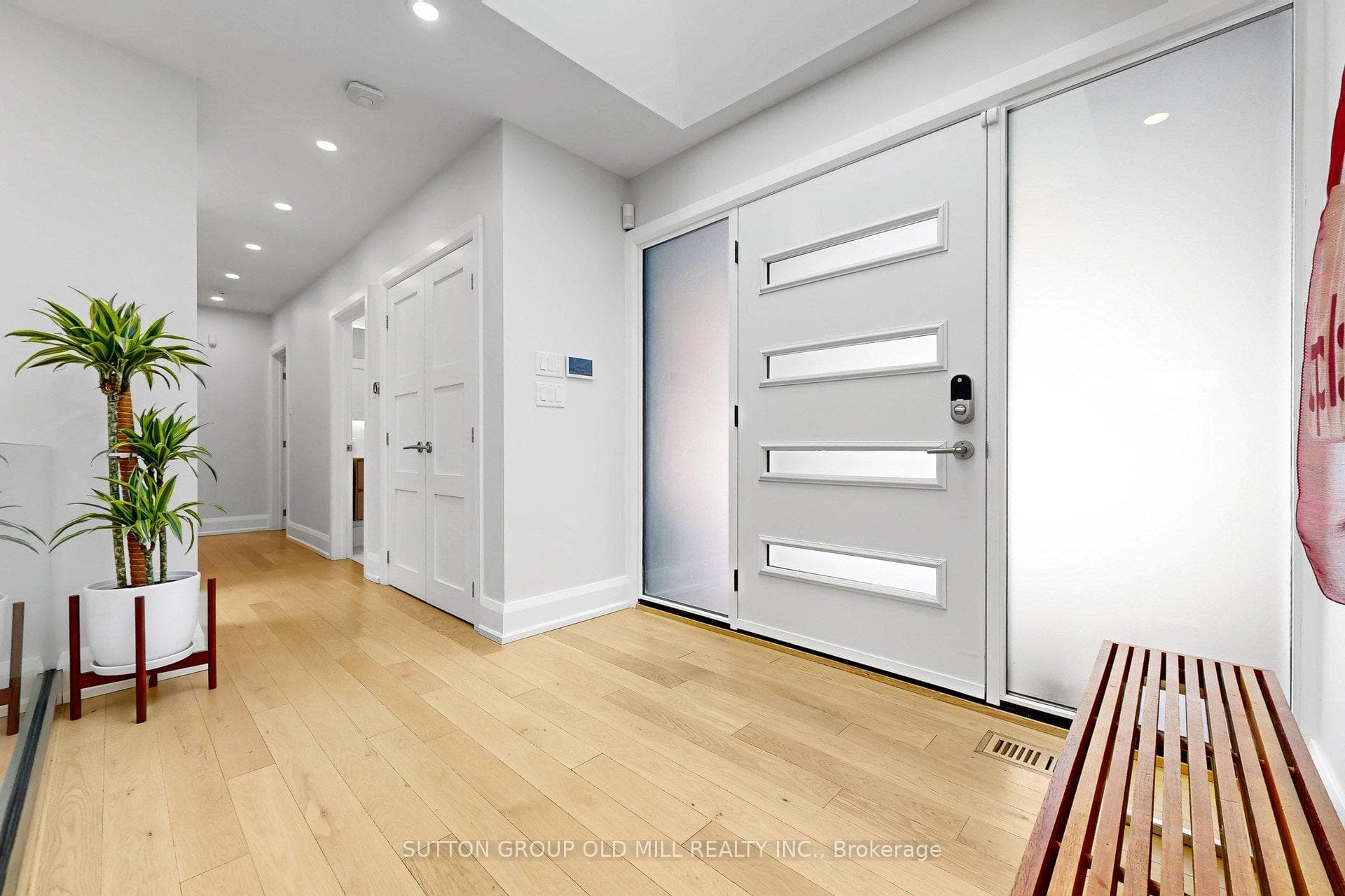 1 Farningham Crescent photo 6
