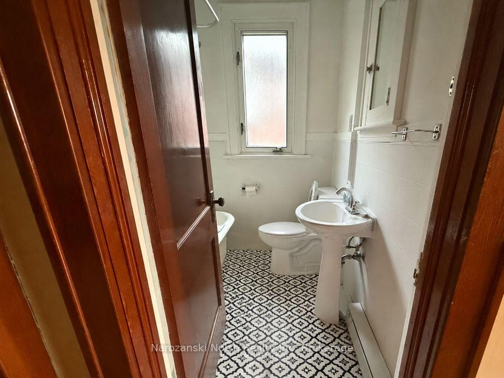 293 Elm Street photo 15
