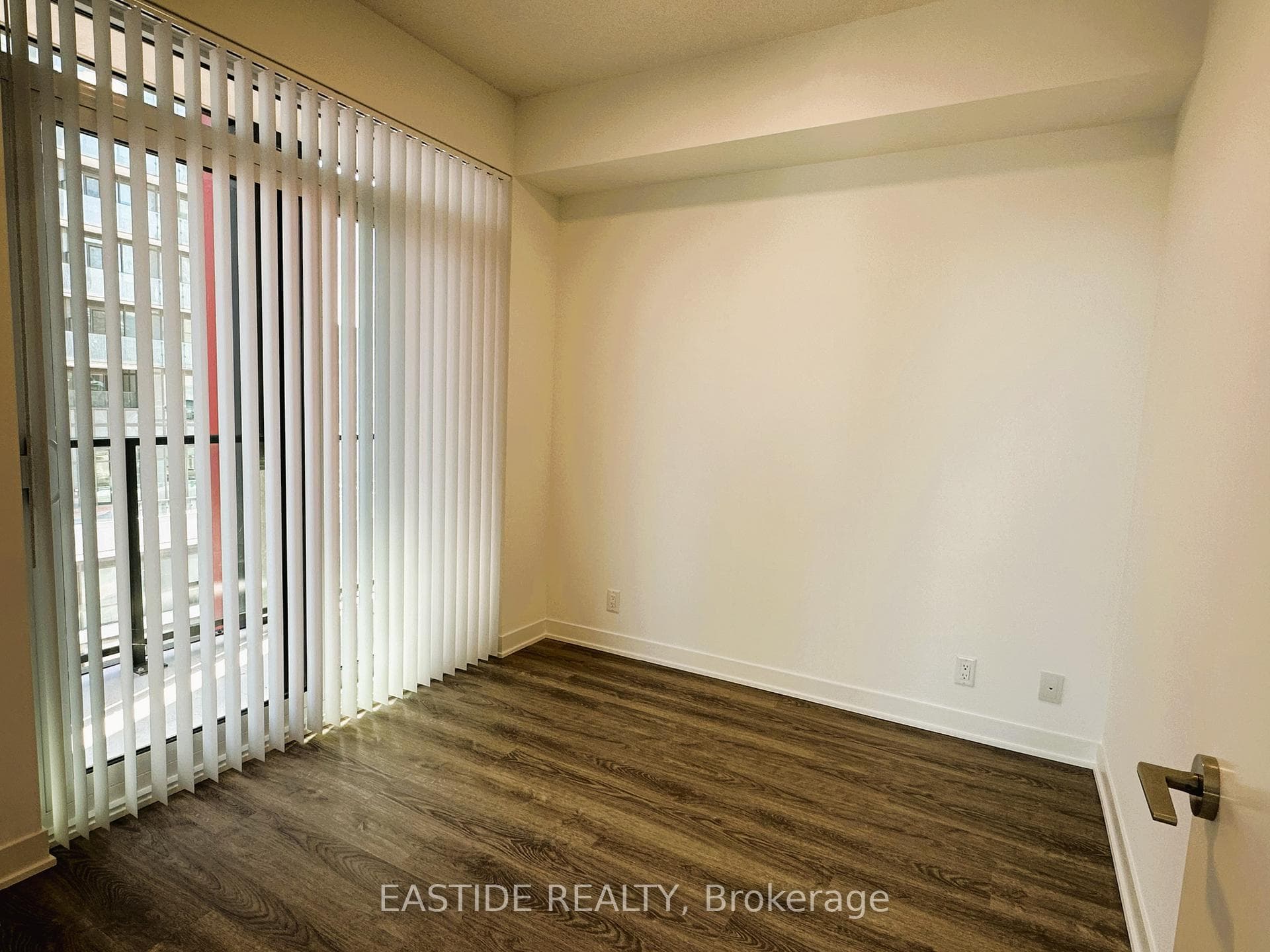 180 Front Street Unit 1606 photo 9