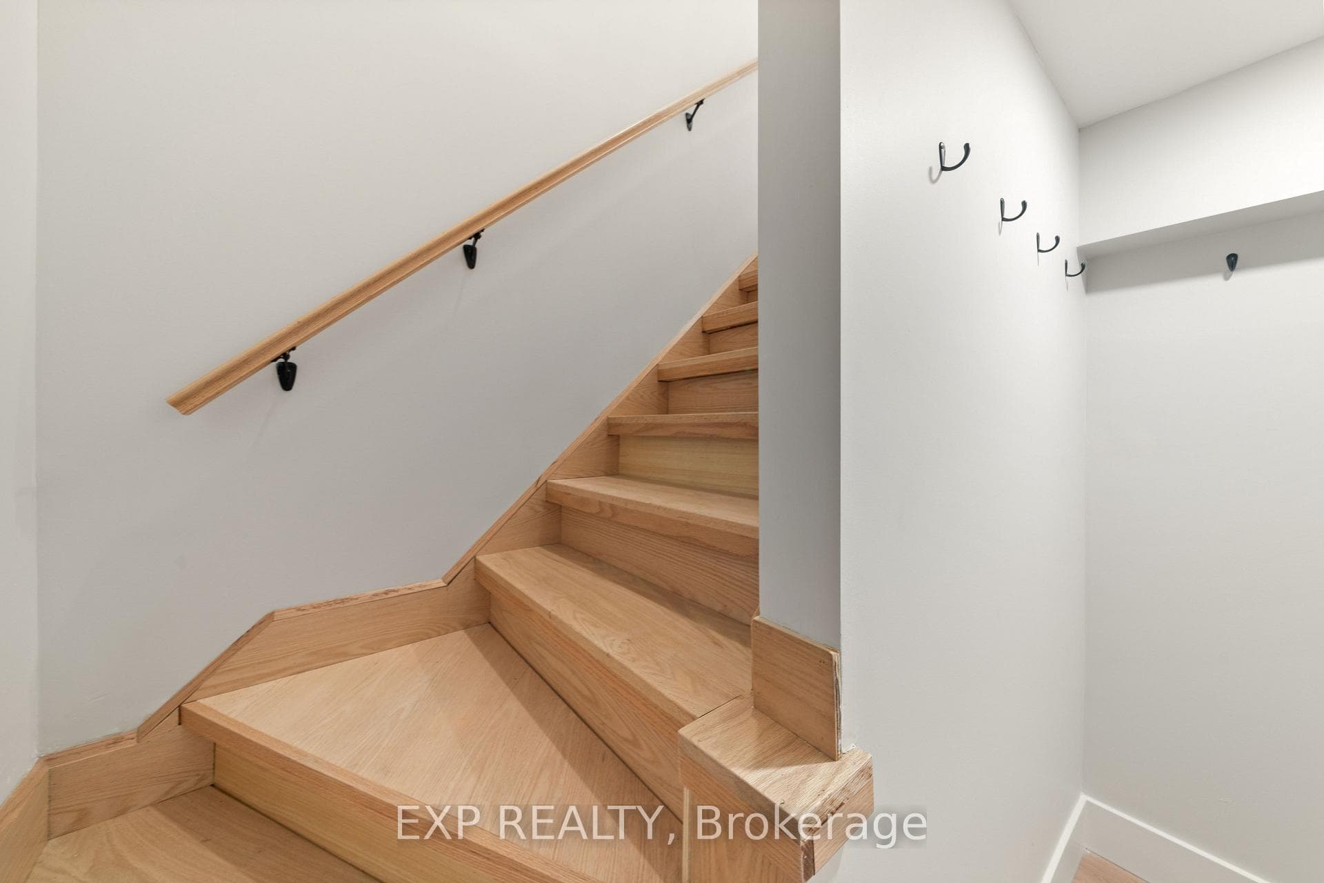 124 Colborne Street photo 17