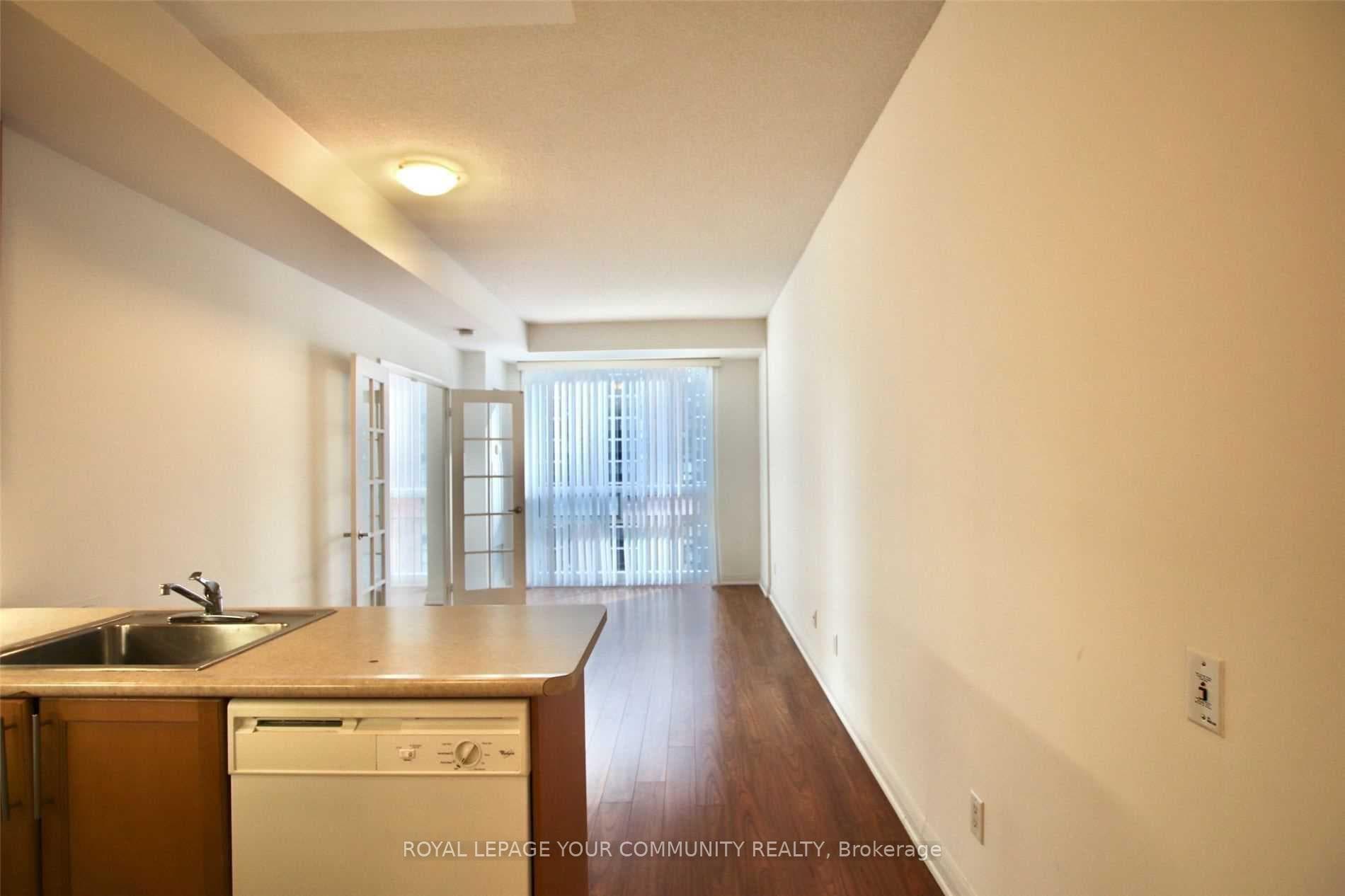 1121 Bay Street Unit 602 photo 6