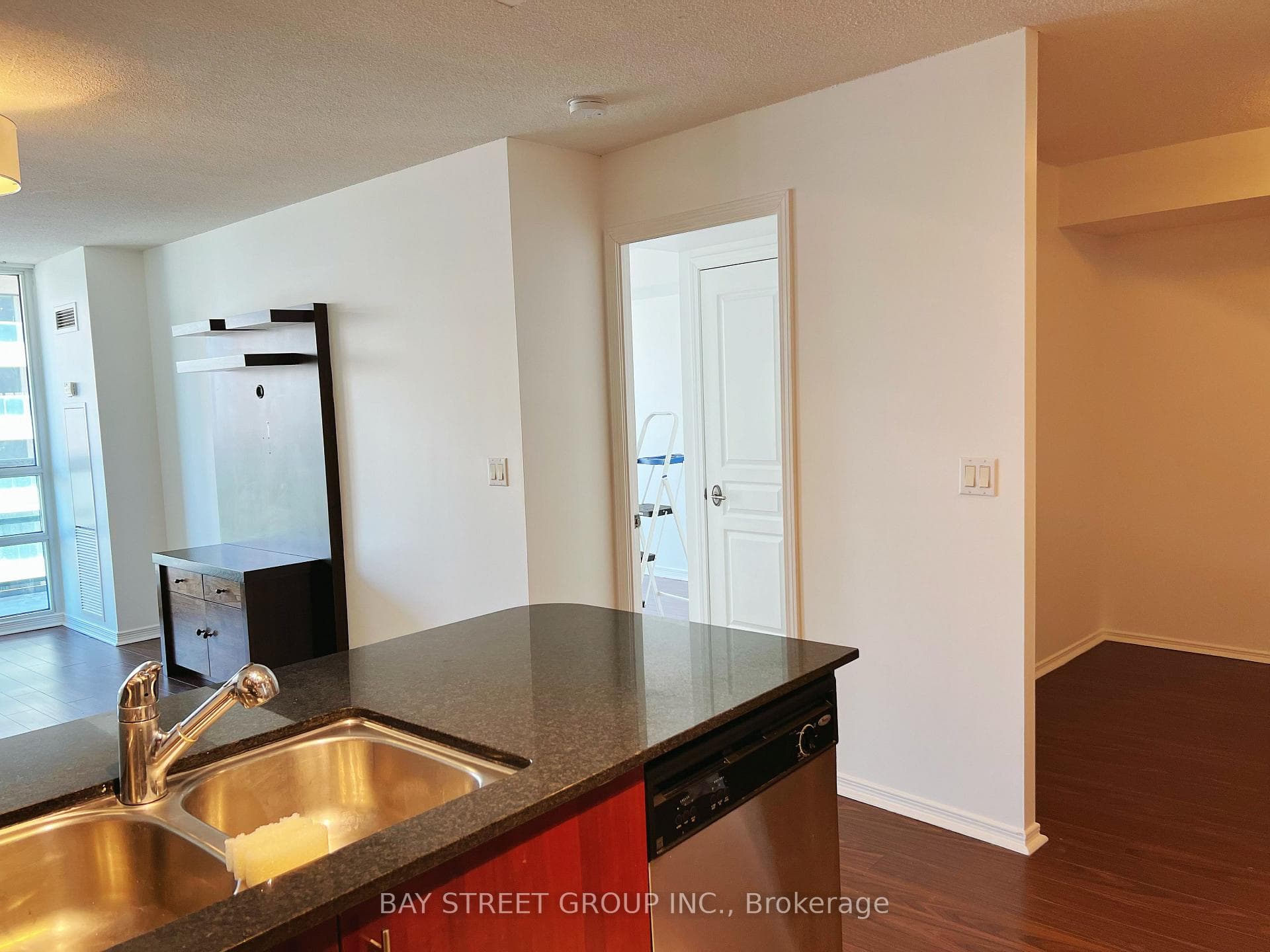 509 Beecroft Road Unit #1916 photo 6