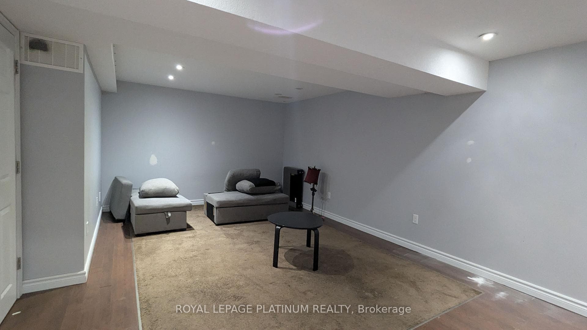 669 Zermatt Drive photo 4