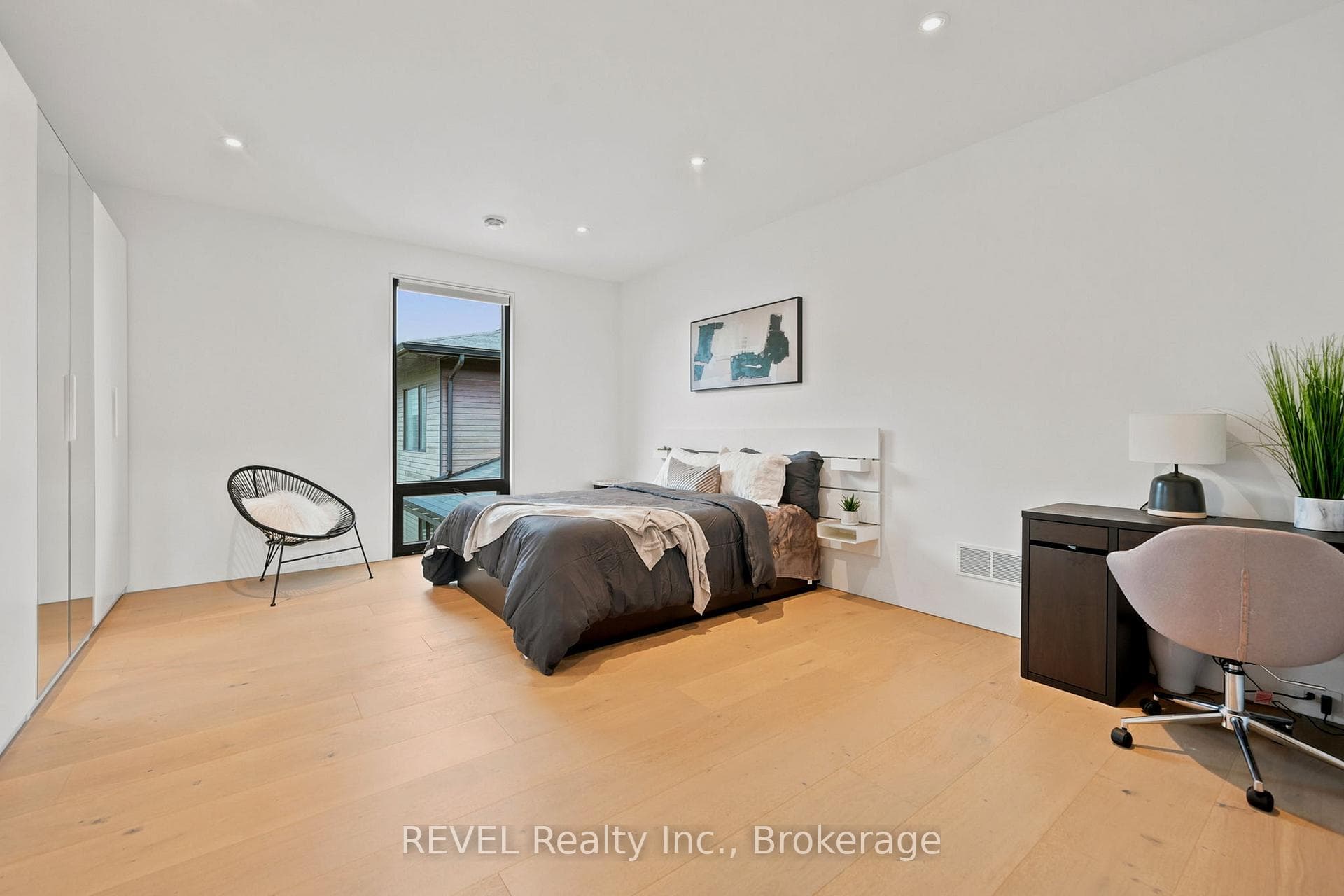 81 Mackenzie King Avenue photo 30