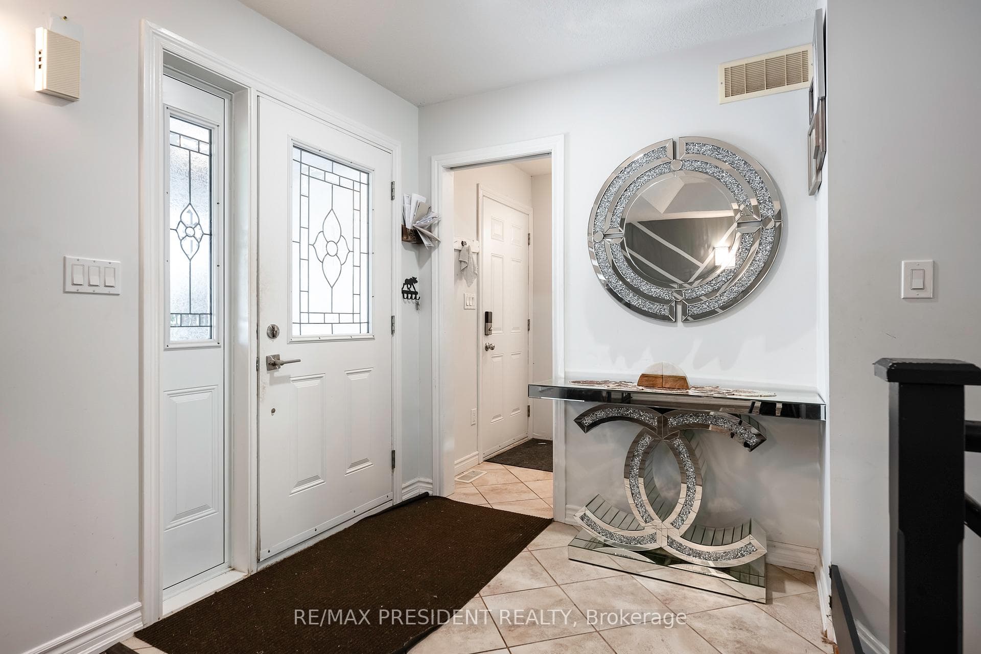 181 Edward Street photo 22