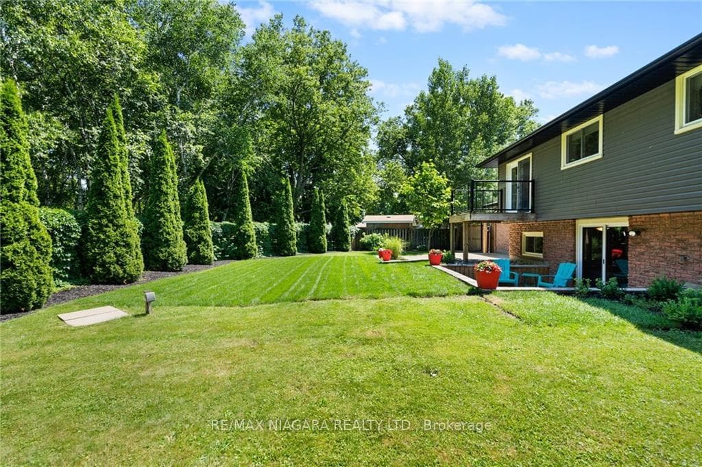 2704 Pluto Crescent photo 31