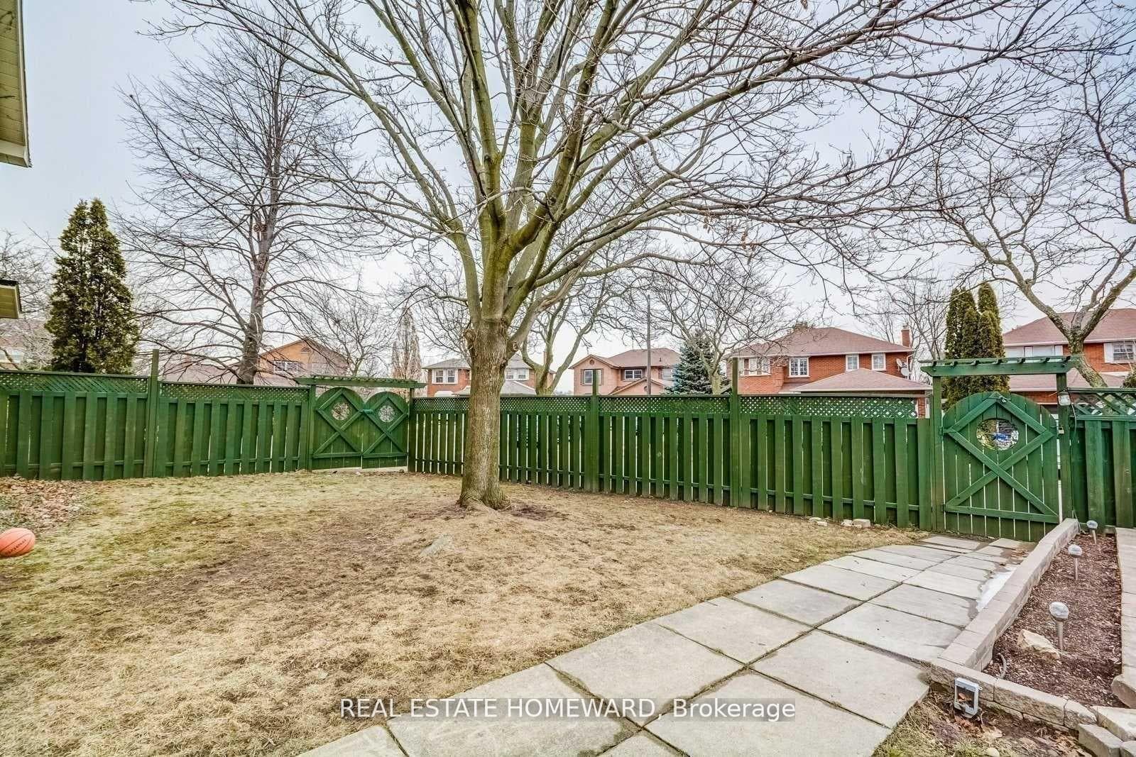 11 Belmont Court photo 33