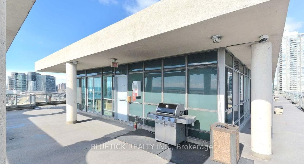 410 Queens Quay Unit 1108 photo 5