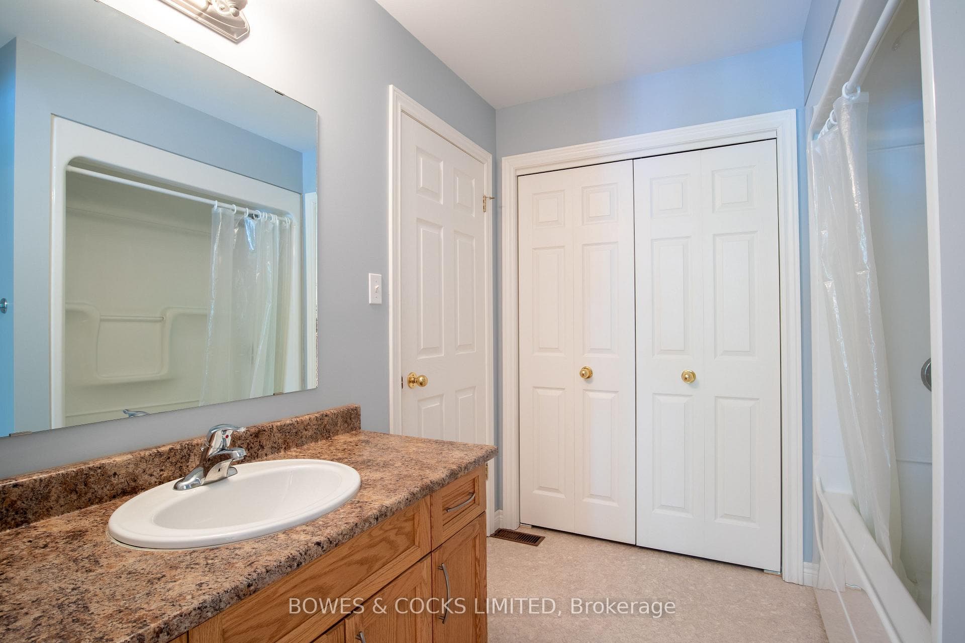 4 pc 2nd floor bath with laundry closet
