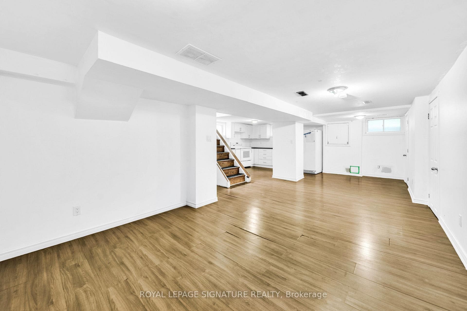 43 Parkside Drive Unit Basement photo 3